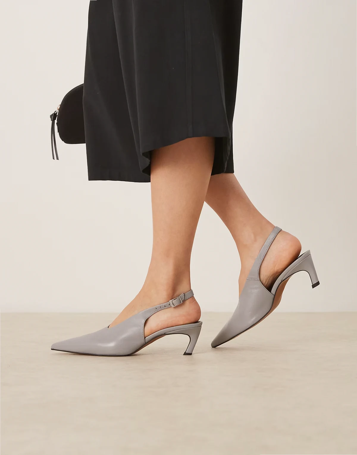 – Sculpt – Hochwertige Slingback-Schuhe aus grauem Leder mit mittelhohem Absatz