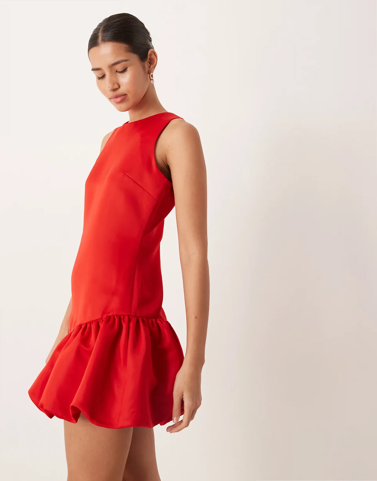 – Ärmelloses Minikleid in Rot mit Ballonrock