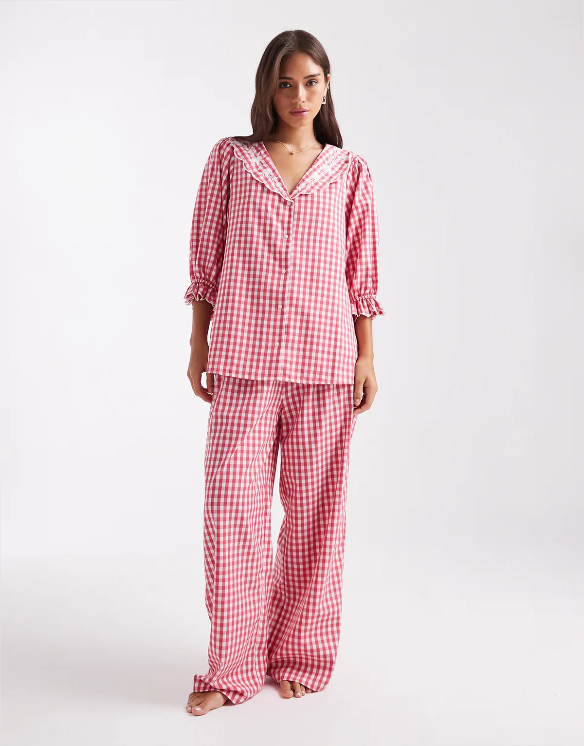 – Pyjama-Set mit Vichy-Karos in Rot und weitem Bein