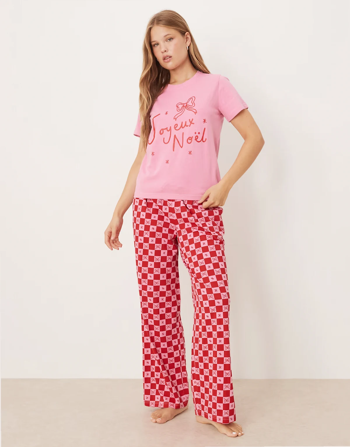 short sleeve noel print pajamas with pattern pants in pink and red