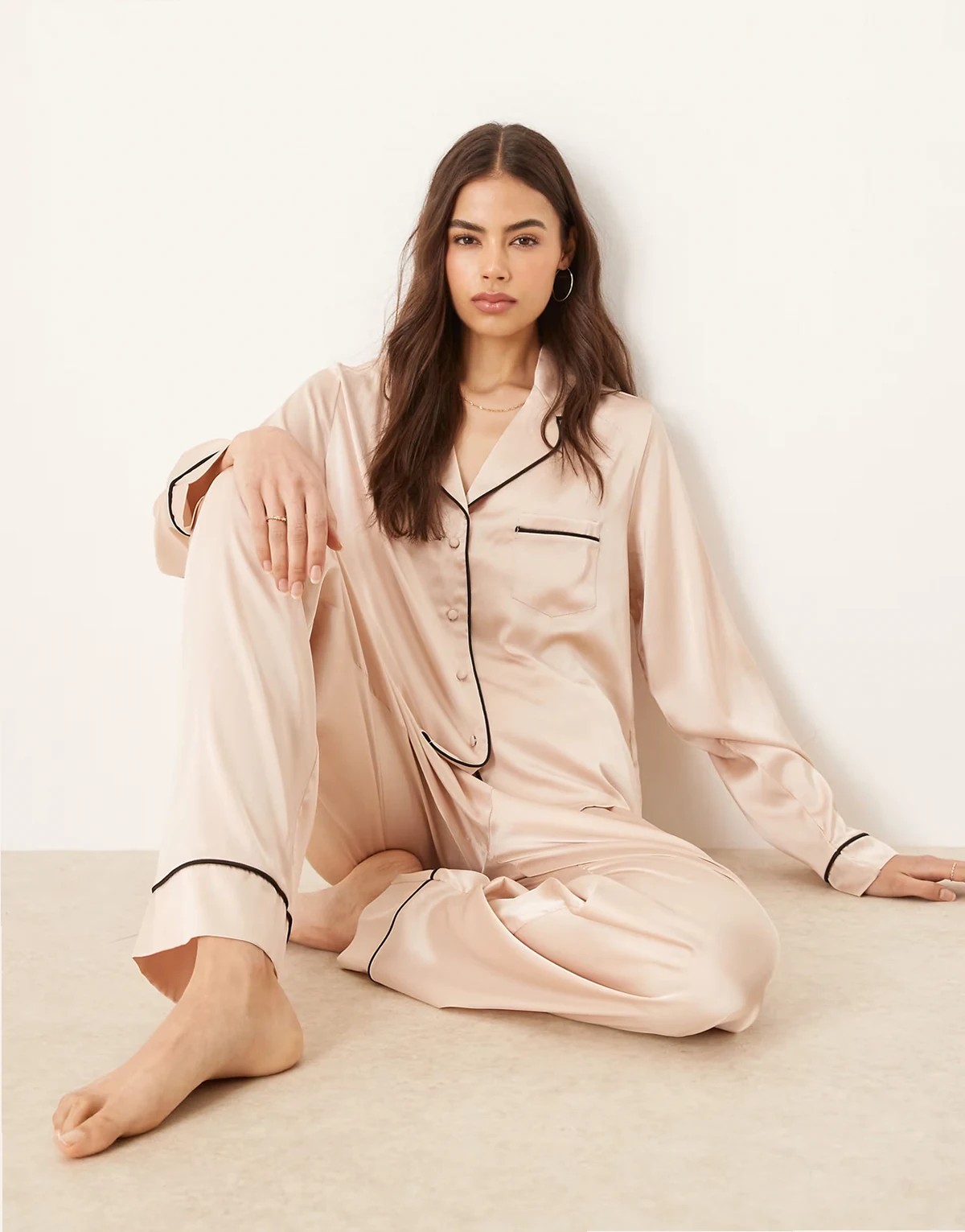 ASOS DESIGN Tall – Oversize-Pyjama aus Satin in Champagner-Rosa, mit Hemd und Hose