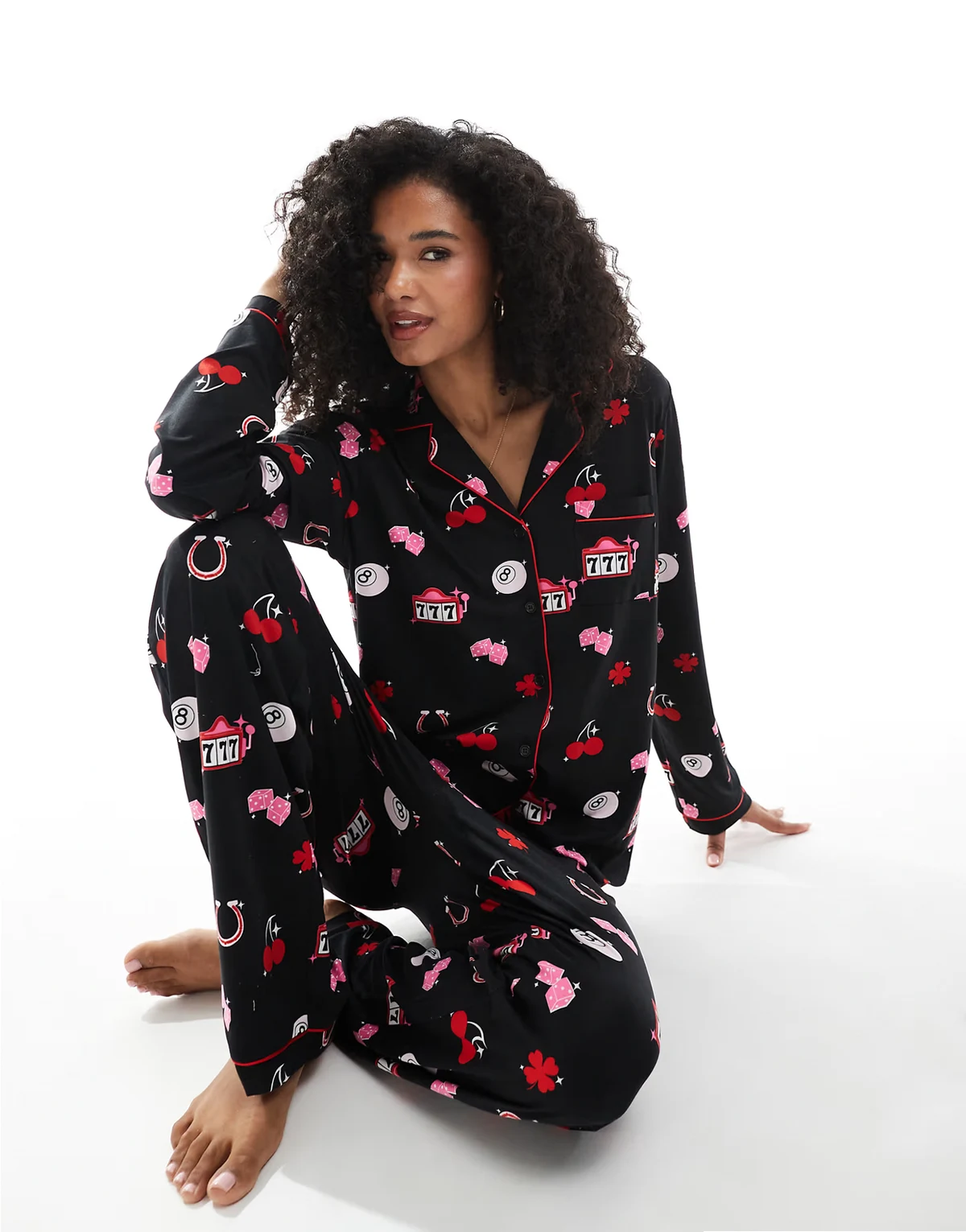 – Superweicher Pyjama aus Jersey in Schwarz mit Glückssymbol-Print