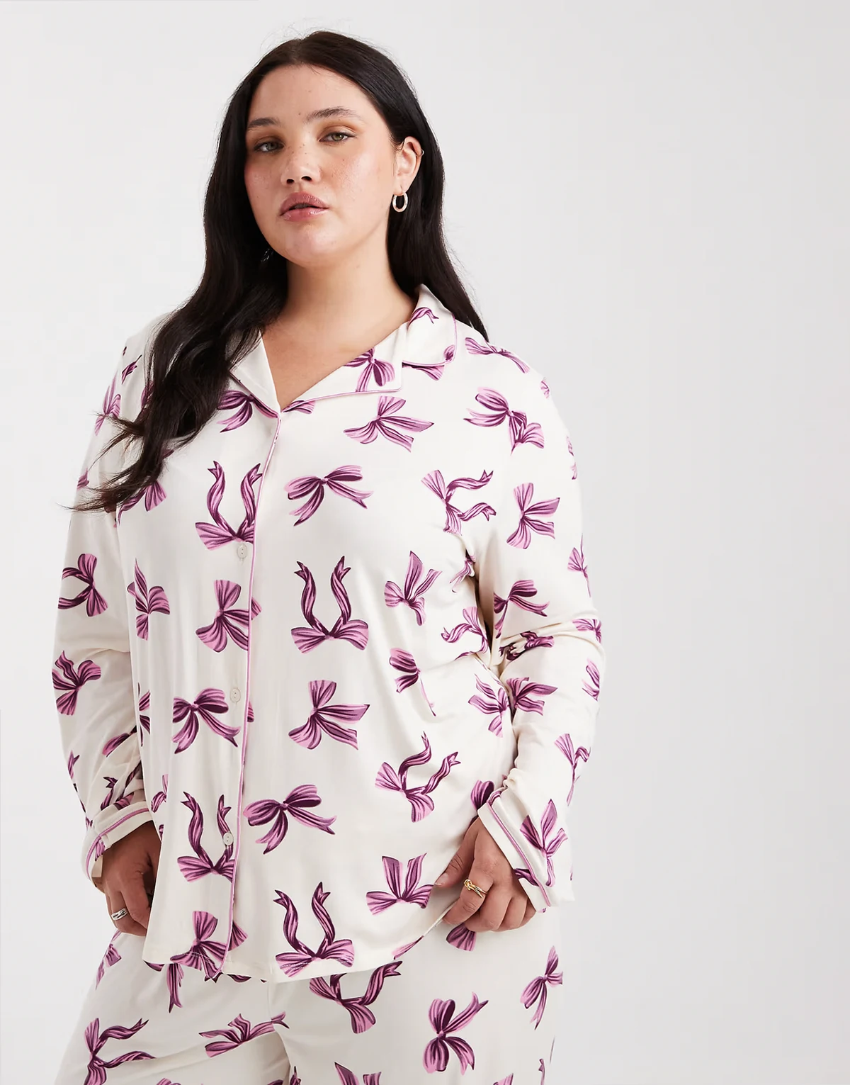 Curve long sleeve camp collar shirt and pants pajama set in bow print