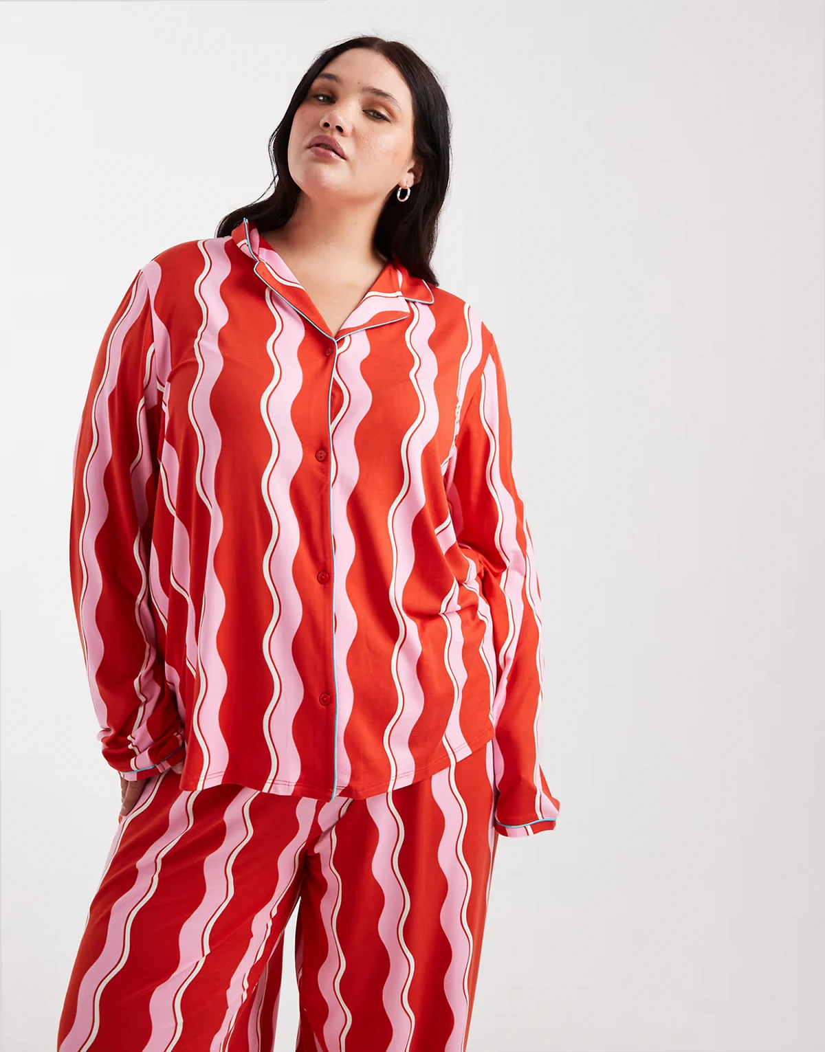 Curve long sleeve camp collar shirt and pants pajama set in wavy red stripe