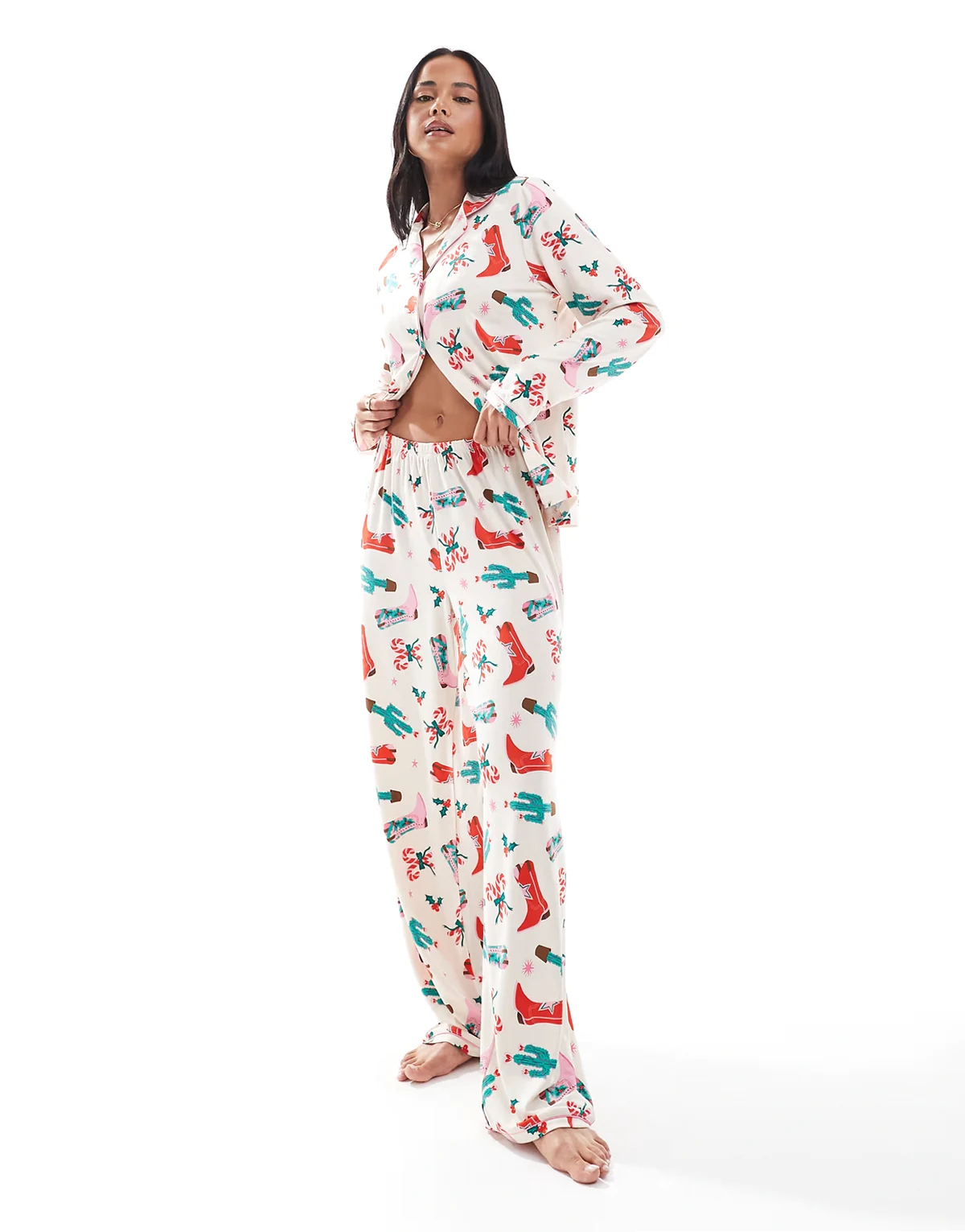 – Weihnachten – Pyjama mit Cowboy-Printmuster, aus langärmligem Hemd mit Reverskragen und Hose