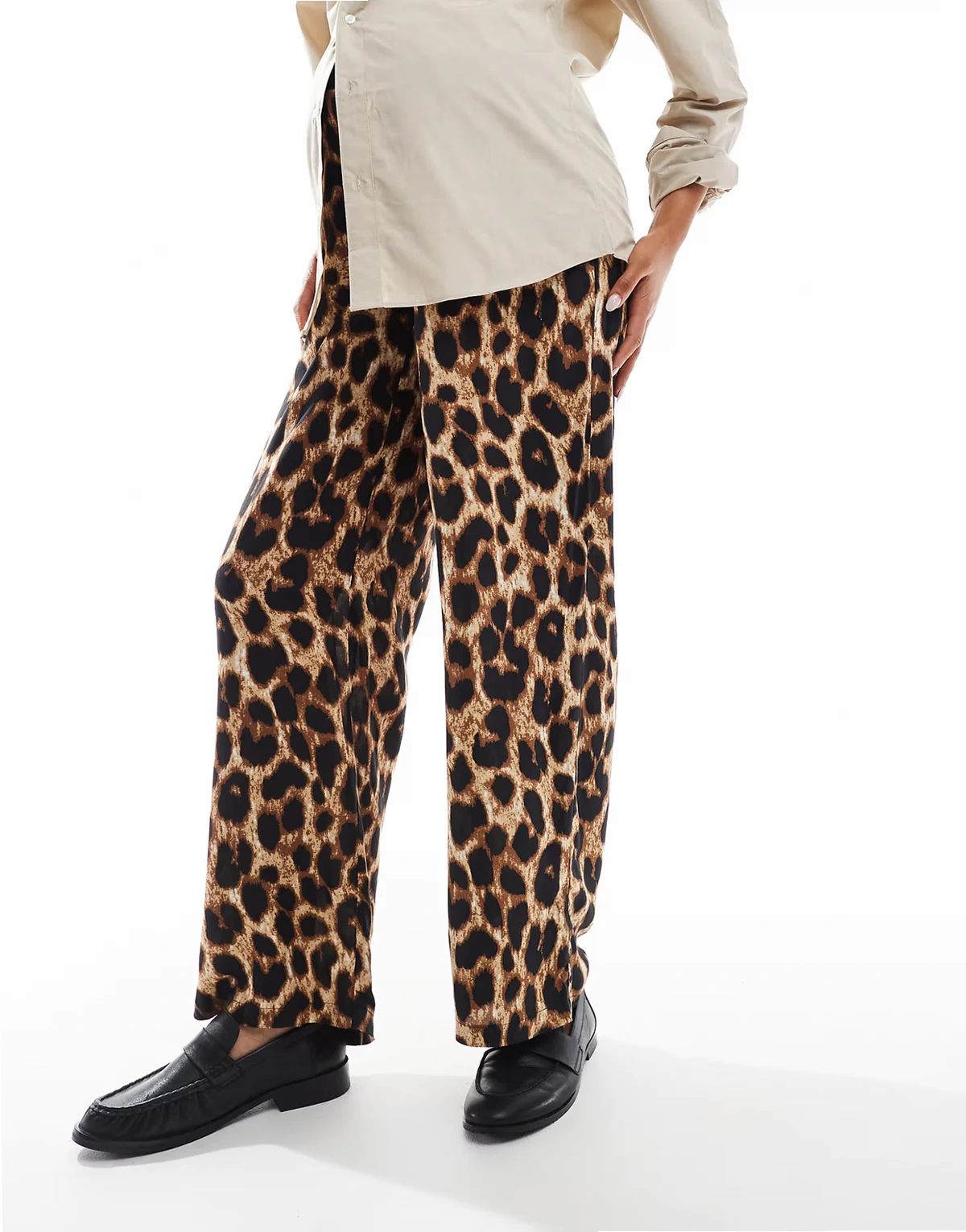 Mamalicious Maternity – Hose mit Leopardenmuster, weitem Bein und Unterbauchbund