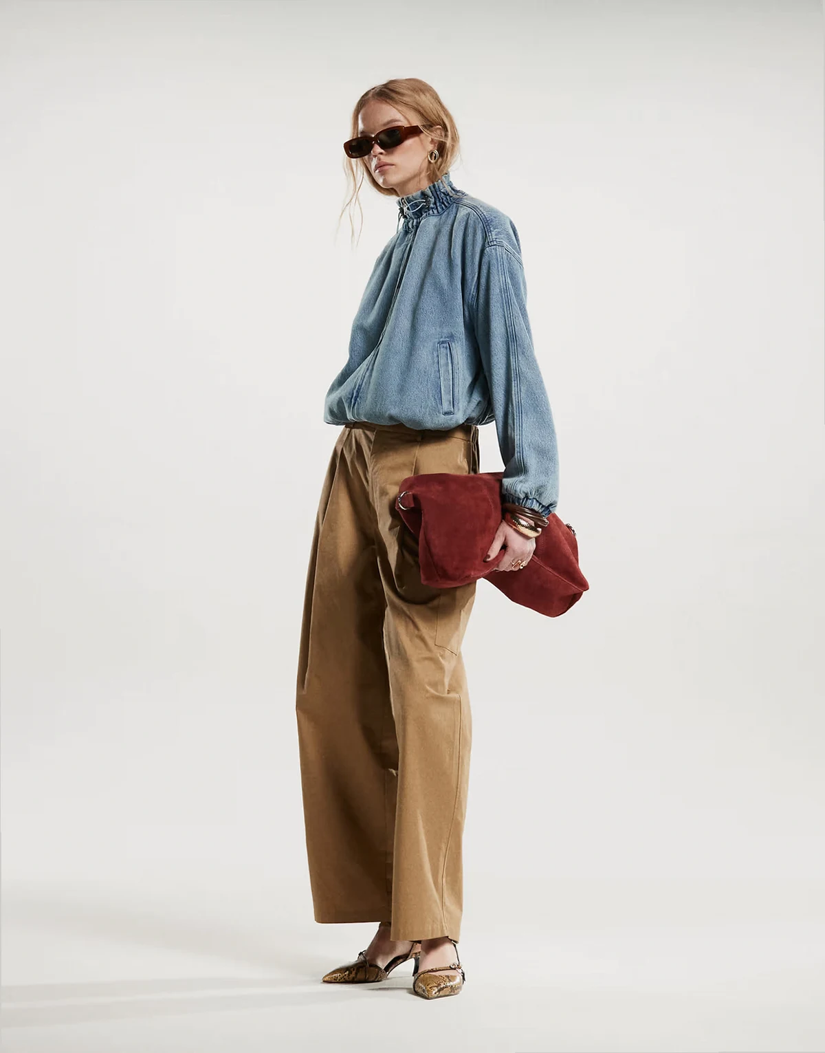 – Barrel Leg Hose in Camel mit Taschendetail