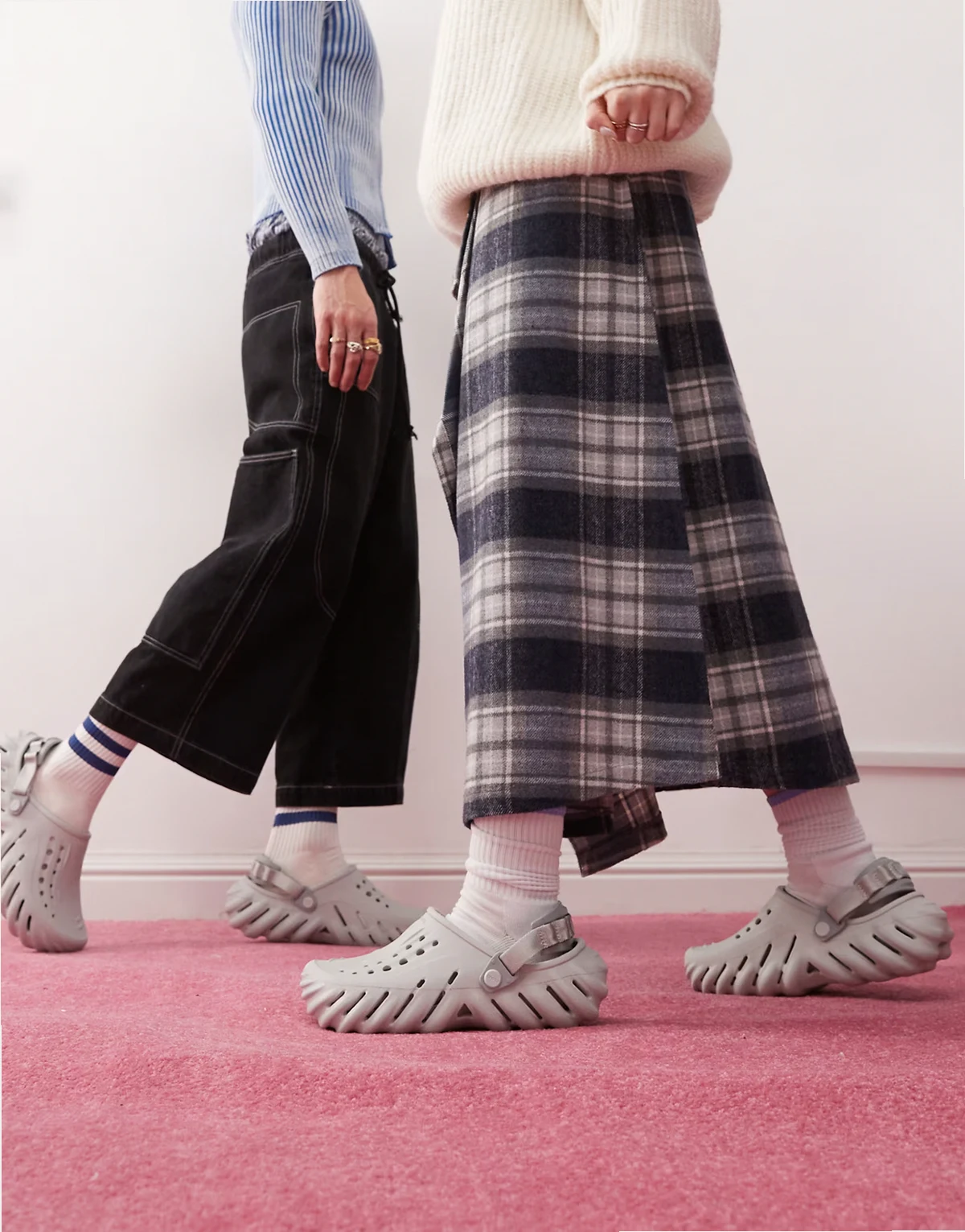 – Echo – Szare chodaki