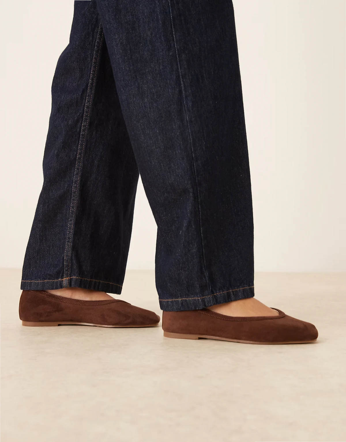 – Maryana – Brązowe balerinki z imitacji zamszu