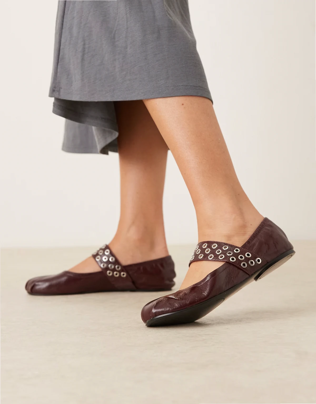 leather grommet strap toe detailing flat shoes in cherry red