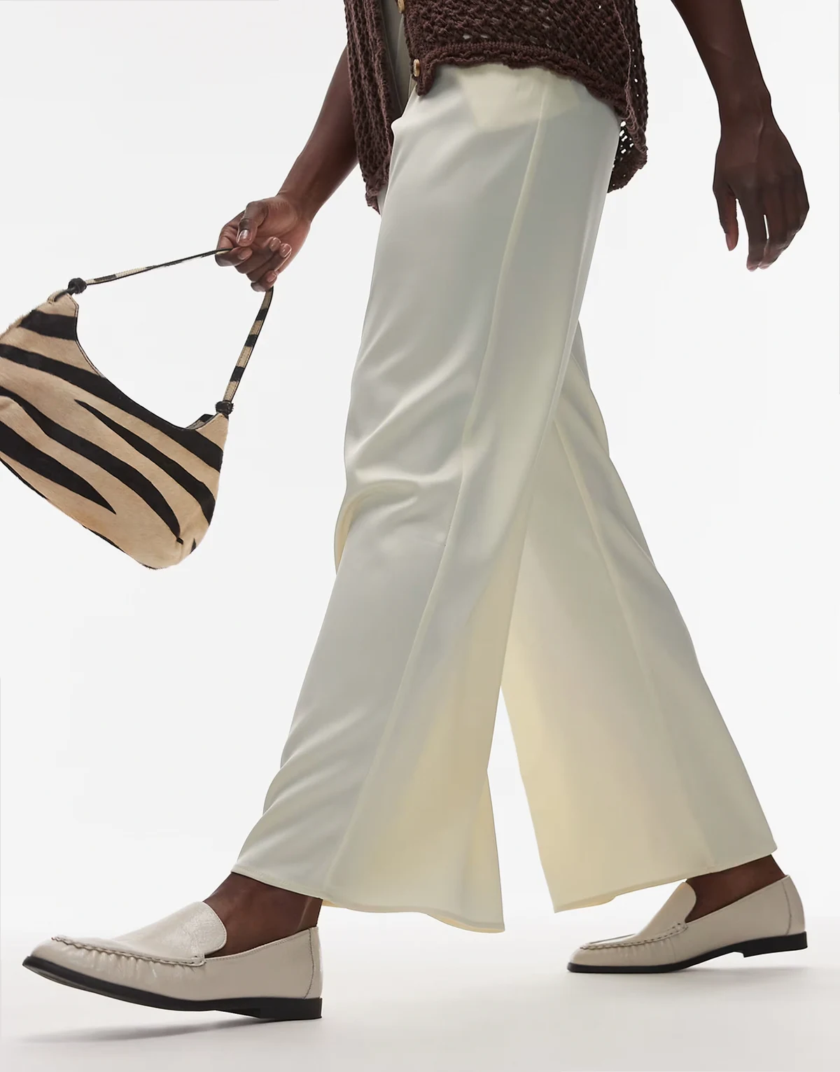 – Connell – Flache Loafer in Wollweiß mit Raffung