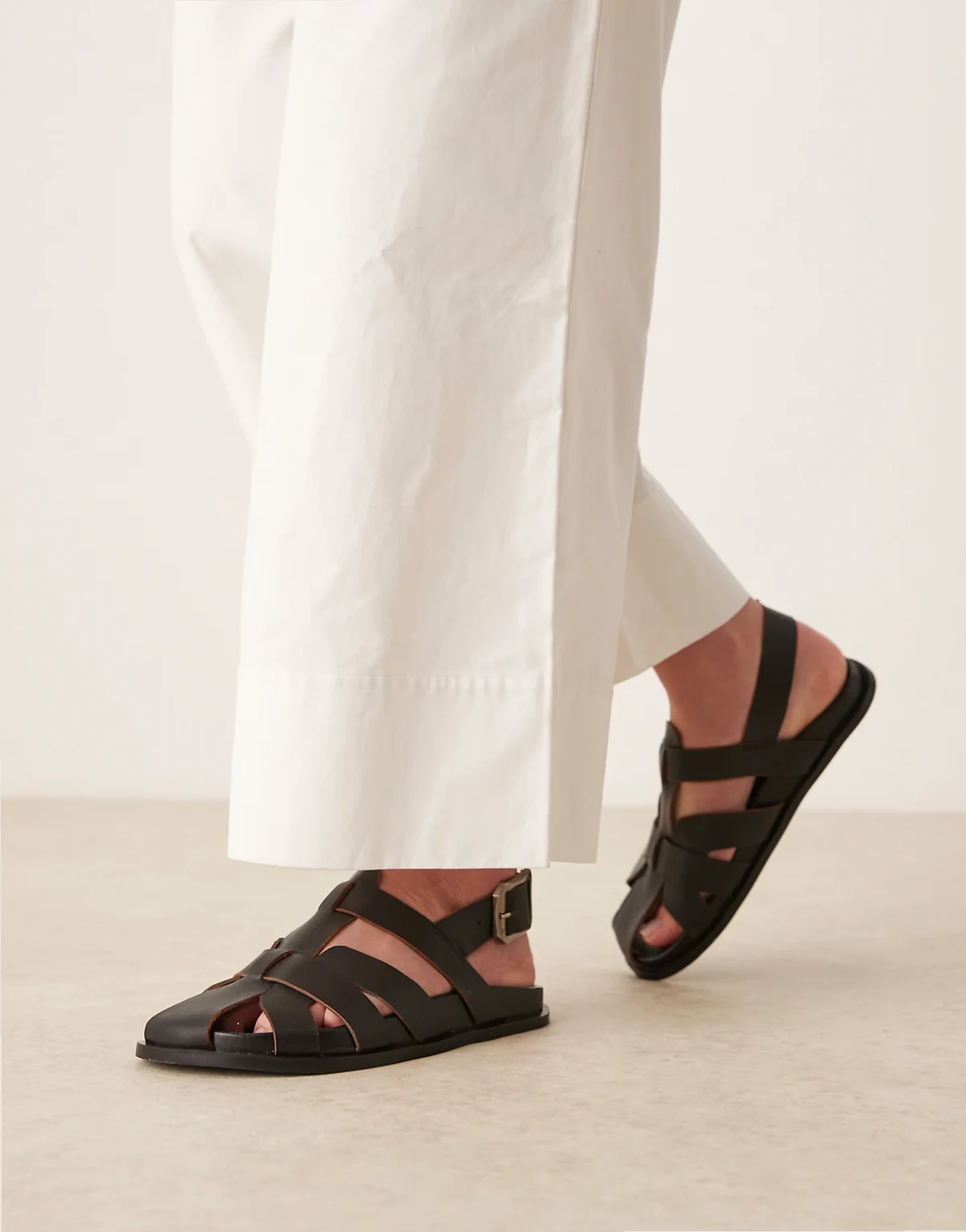 – Midas – Czarne skórzane płaskie sandały