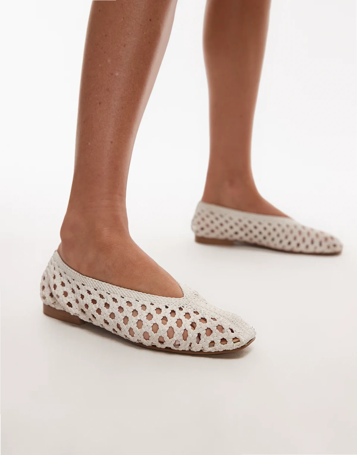 – Beatti – Płaskie plecione buty w kolorze złamanej bieli