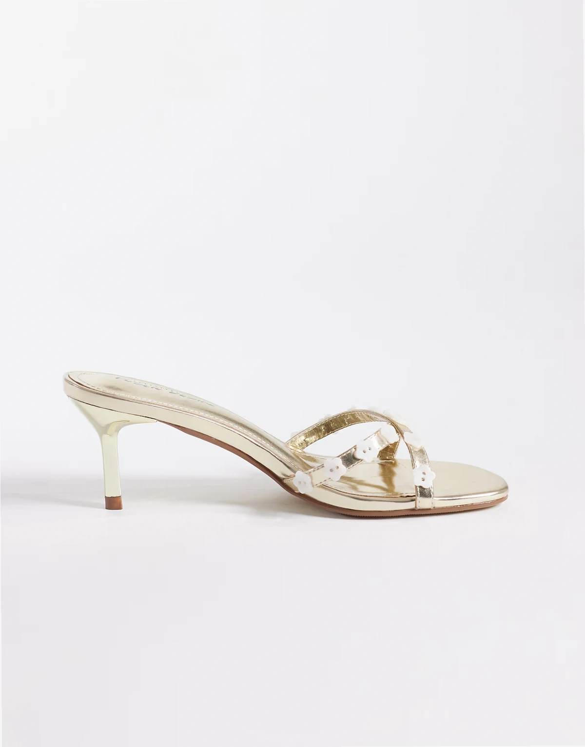 kitten heel sandals with beads in gold