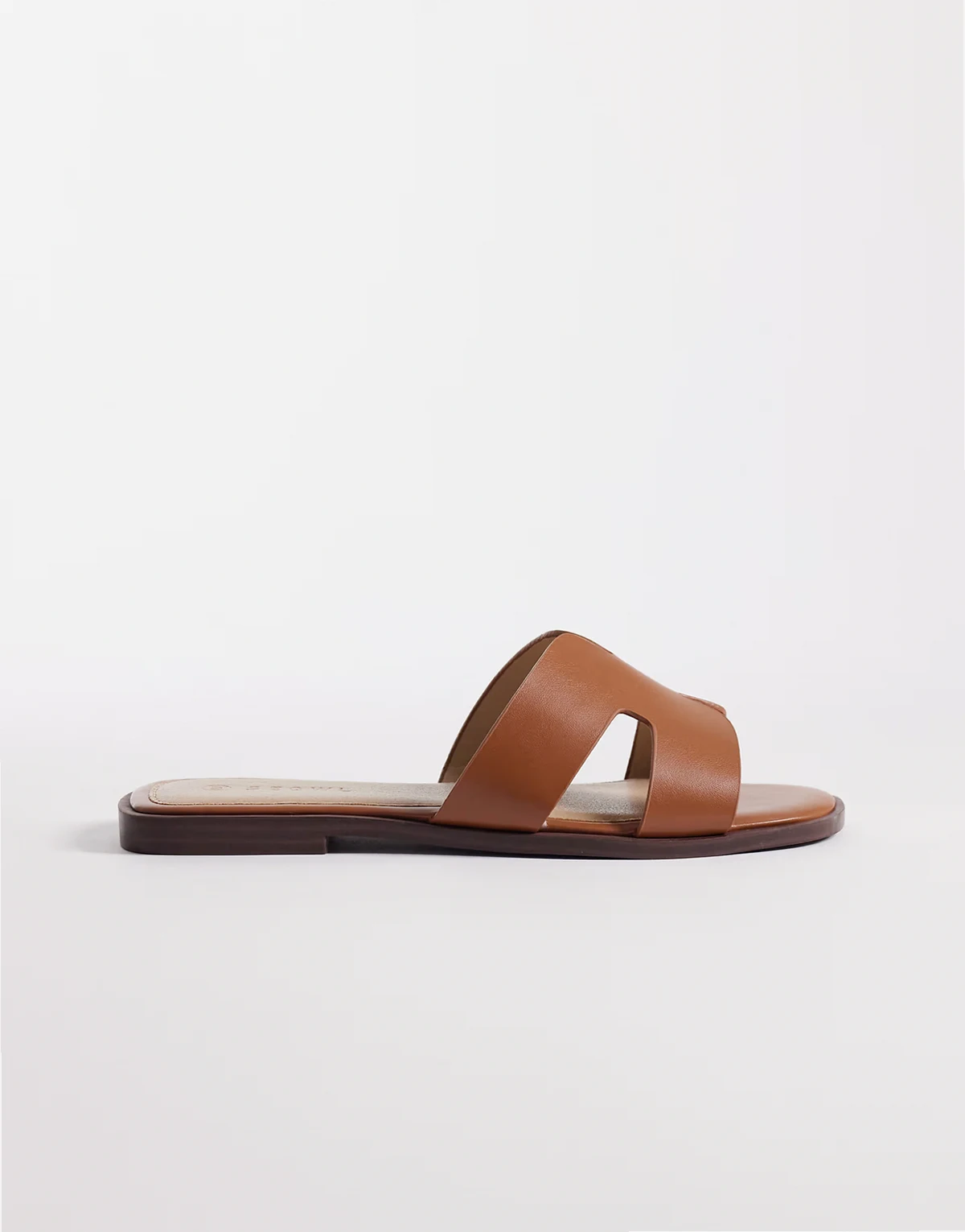 Storke flat sandals in tan
