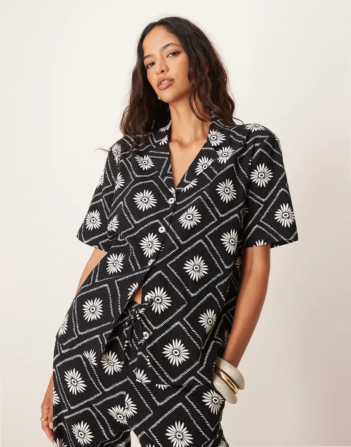 tile print short sleeve beach shirt in black and white - part of a set