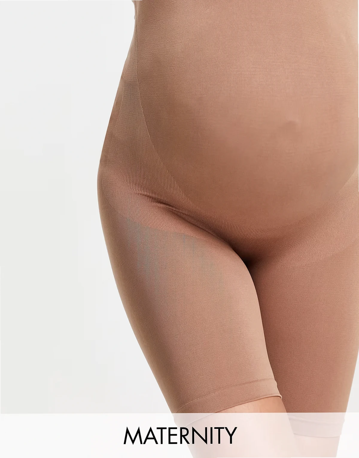 Mamalicious – Umstandsmode – Formende Unterwäsche – Shorts mit Überbauchbund in Hellbraun