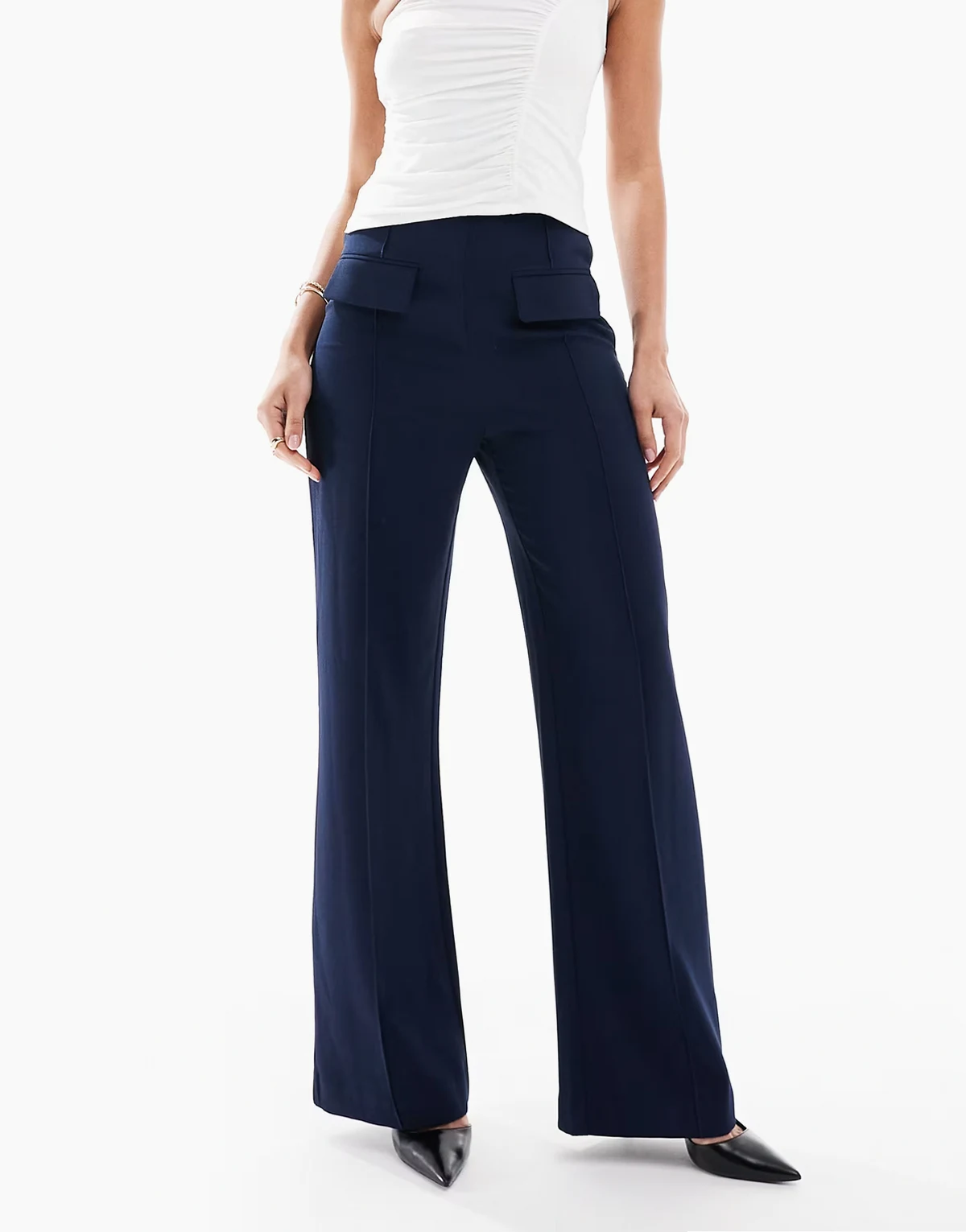 – Elegante Hose in Marineblau mit Ziernähten und zwei Taschen
