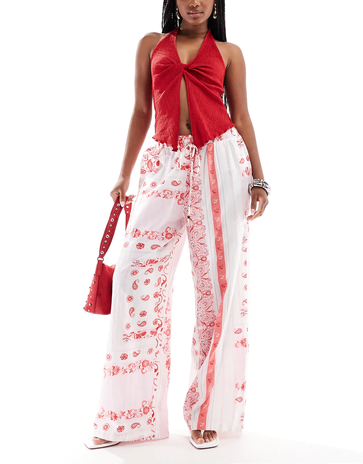 – Freizeithose mit weitem Bein und Bandana-Print in Rosa