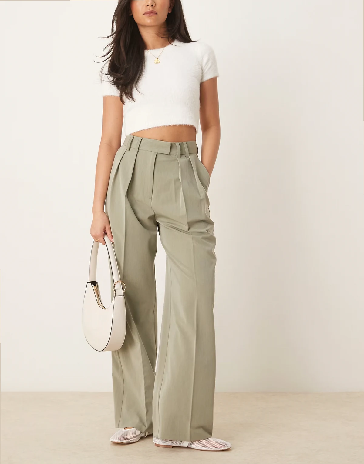 – Elegante Hose in Khaki mit weitem Bein und Bundfalten