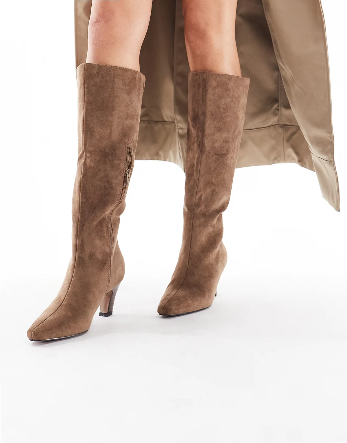 Delia kitten heel knee boots in moccha suedette