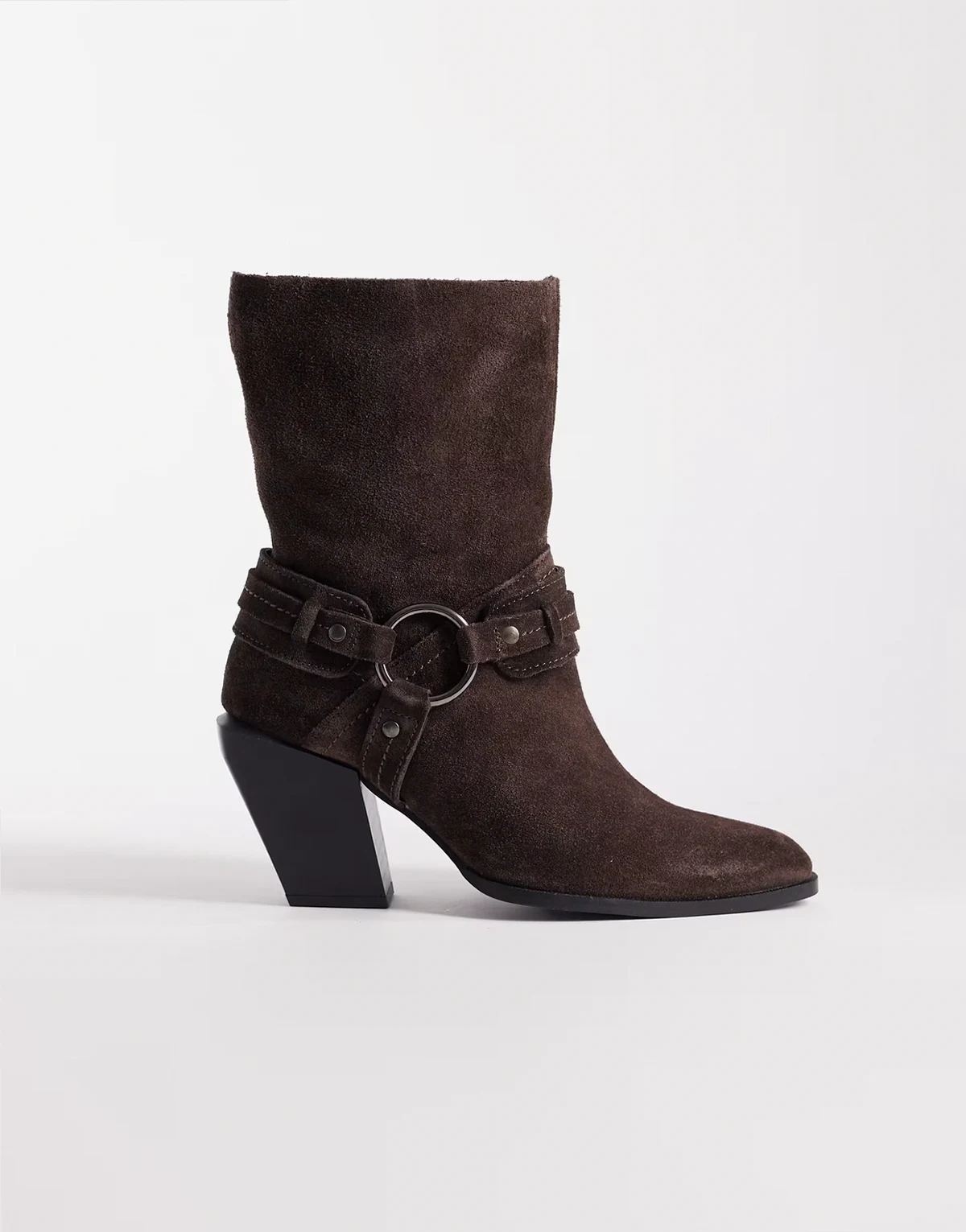– Elena – Ankle-Boots im Western-Design aus Wildleder in Schokobraun mit Riemen-Auflage