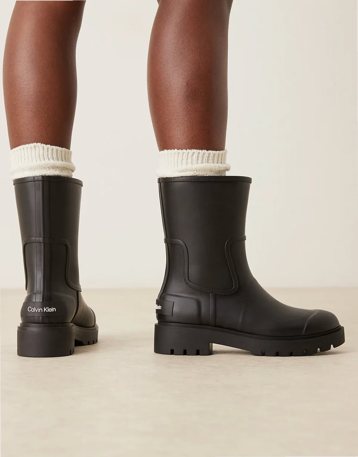 – Gummistiefel in Schwarz mit kurzem Schaft