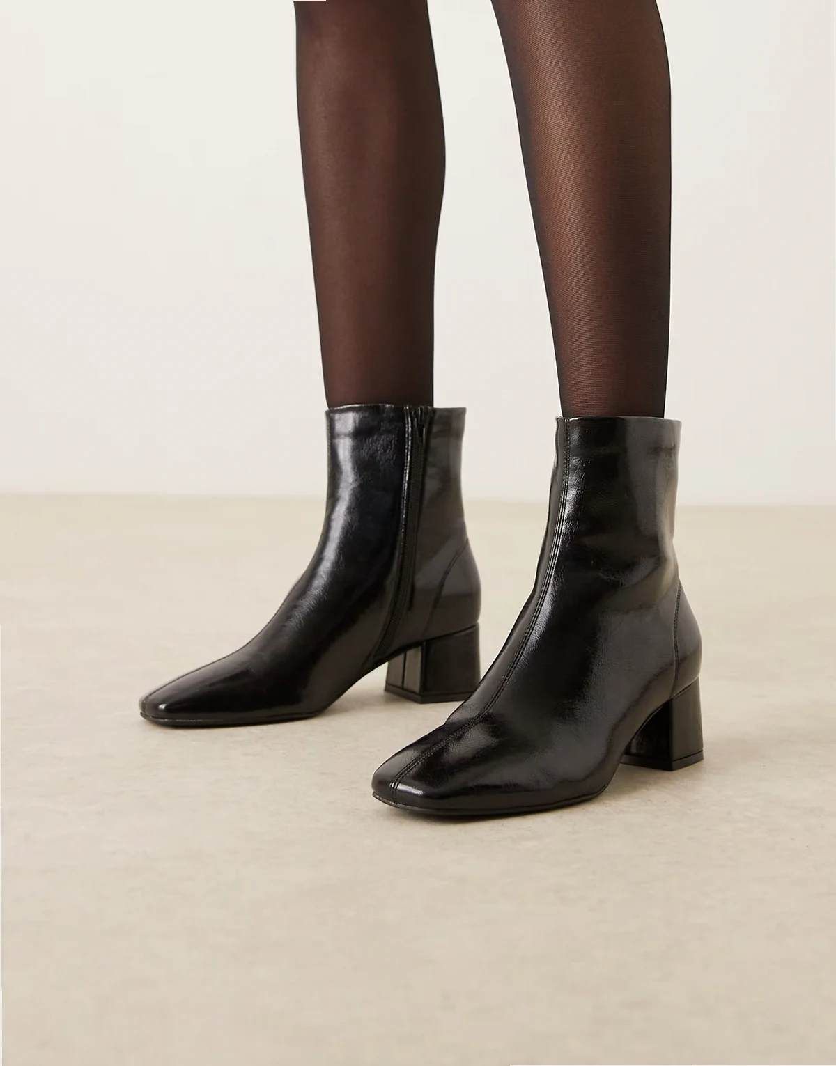 – Relay – Schwarze, elegante Stiefeletten mit Absatz