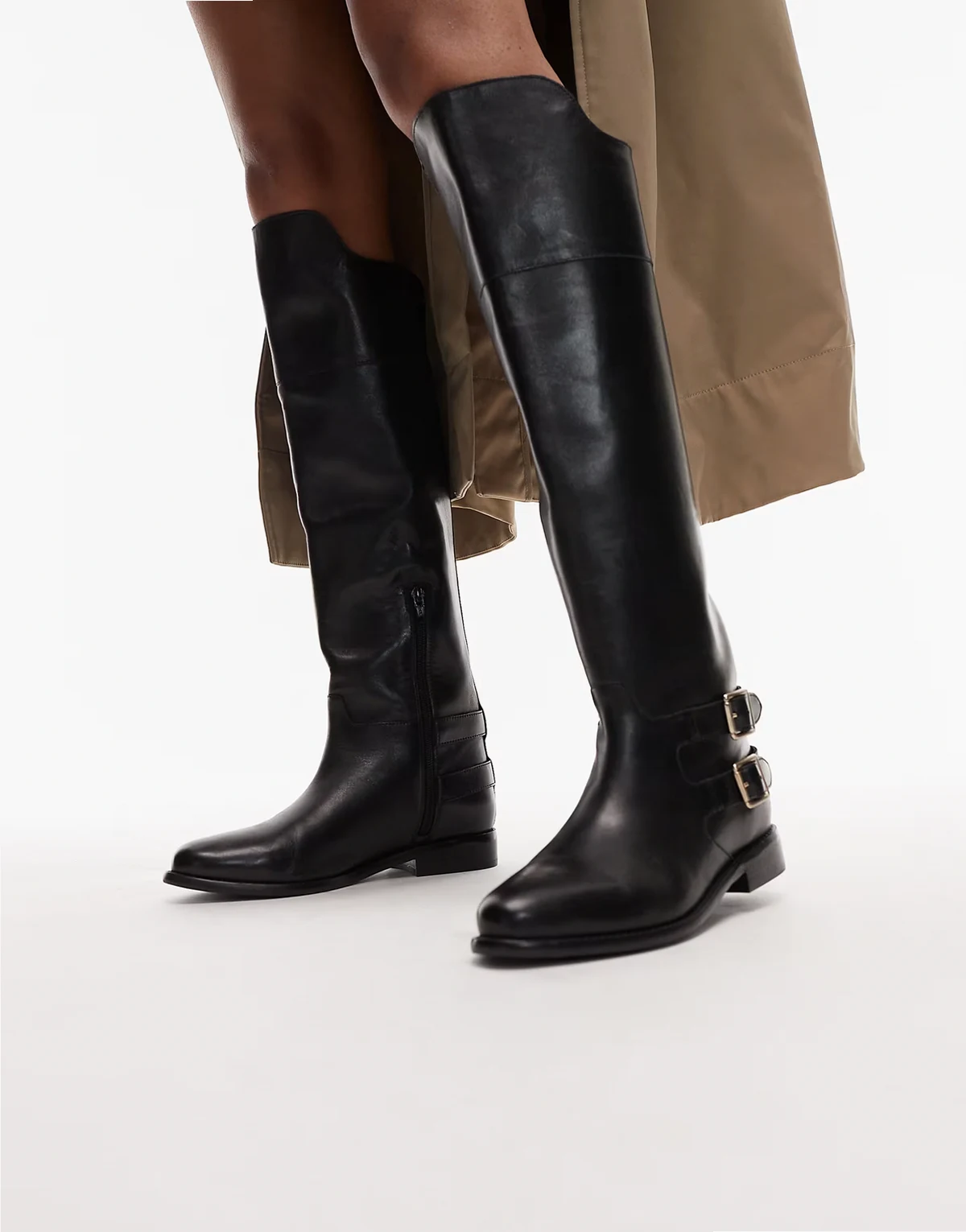 – Fe-lise – Czarne botki w jeździeckim stylu z klamrą