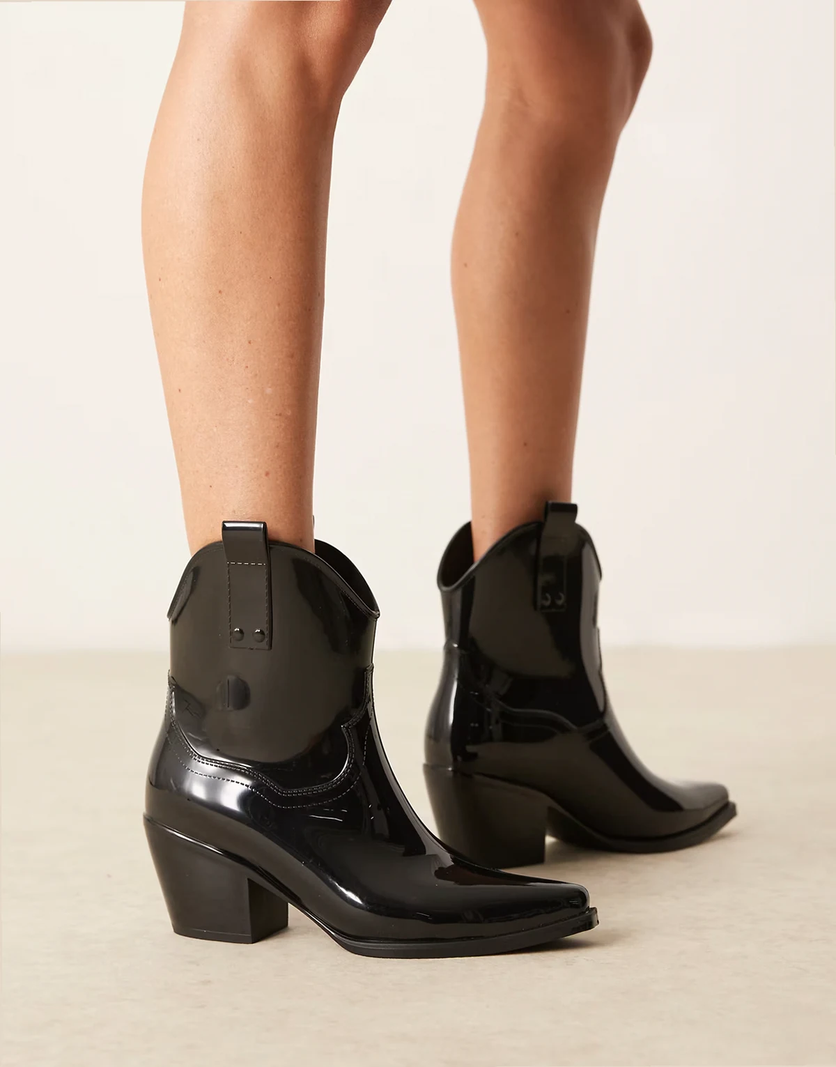 welly western boots in black