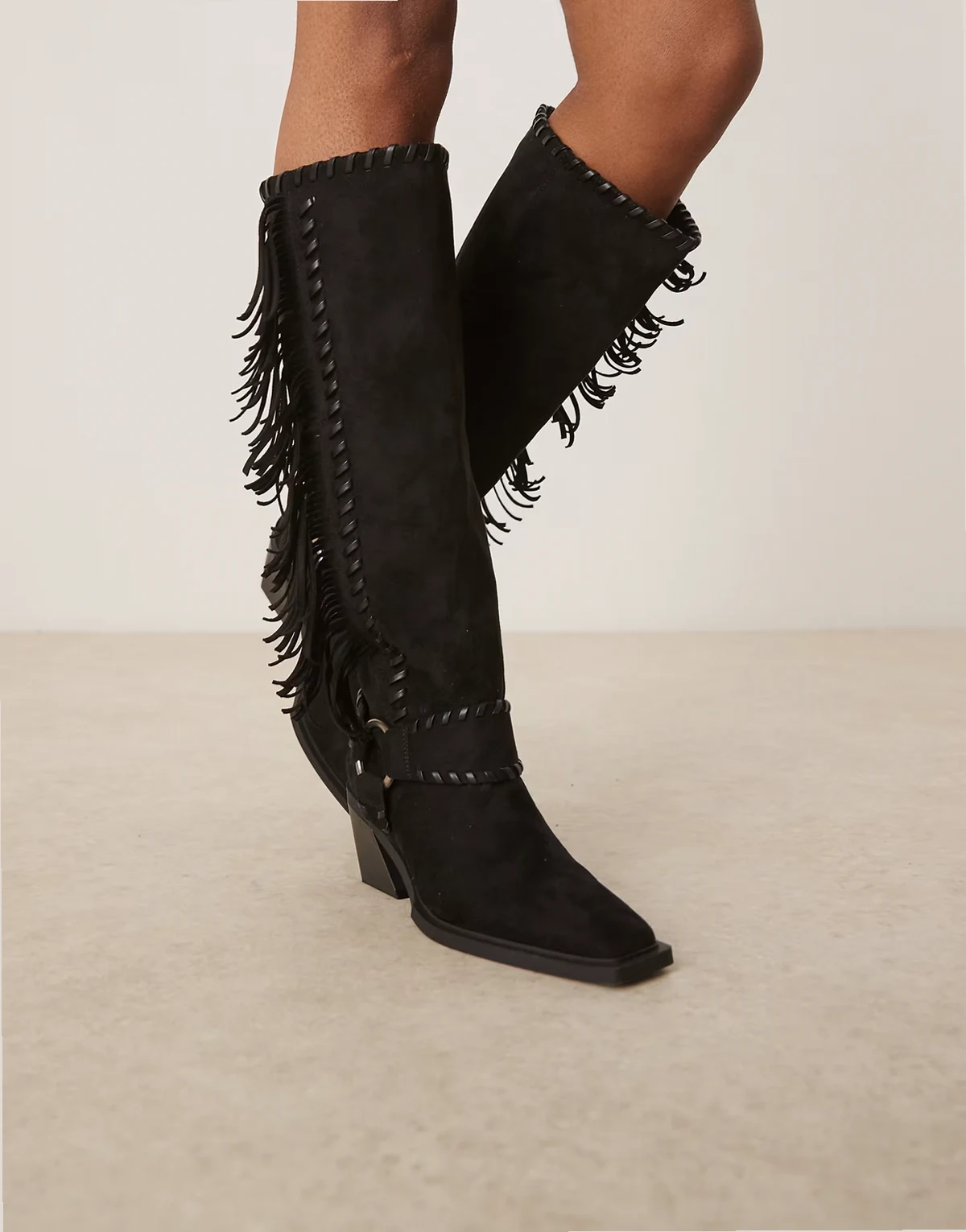 – Cristina – Kniehohe Cowboystiefel in Schwarz mit Fransen