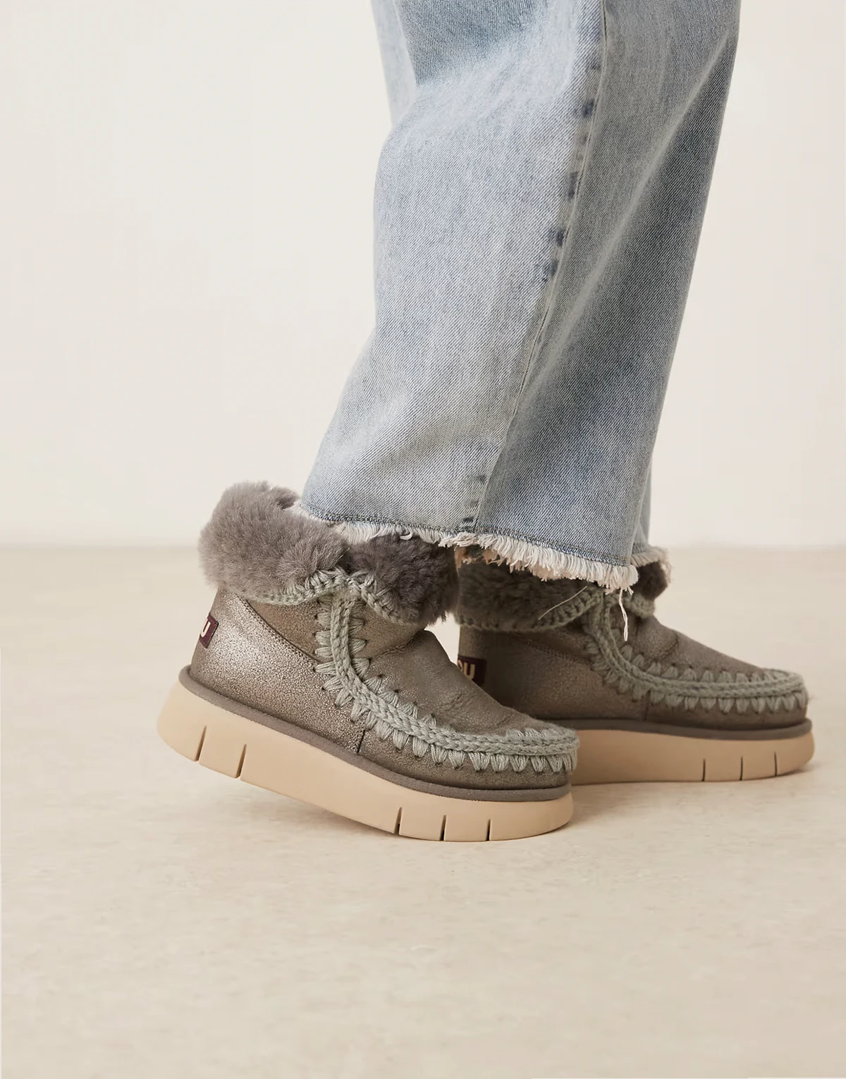 bounce 18 suede boots in metallic silver