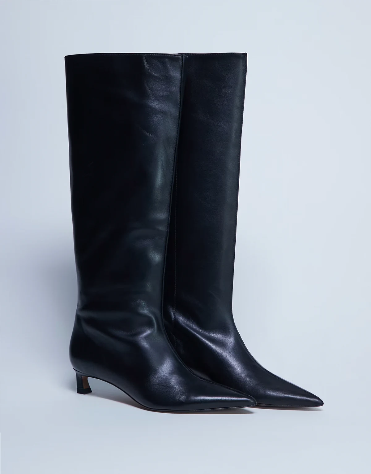 – Sophie – Premium – Kniehohe Lederstiefel in Schwarz mit spitzer Zehenpartie