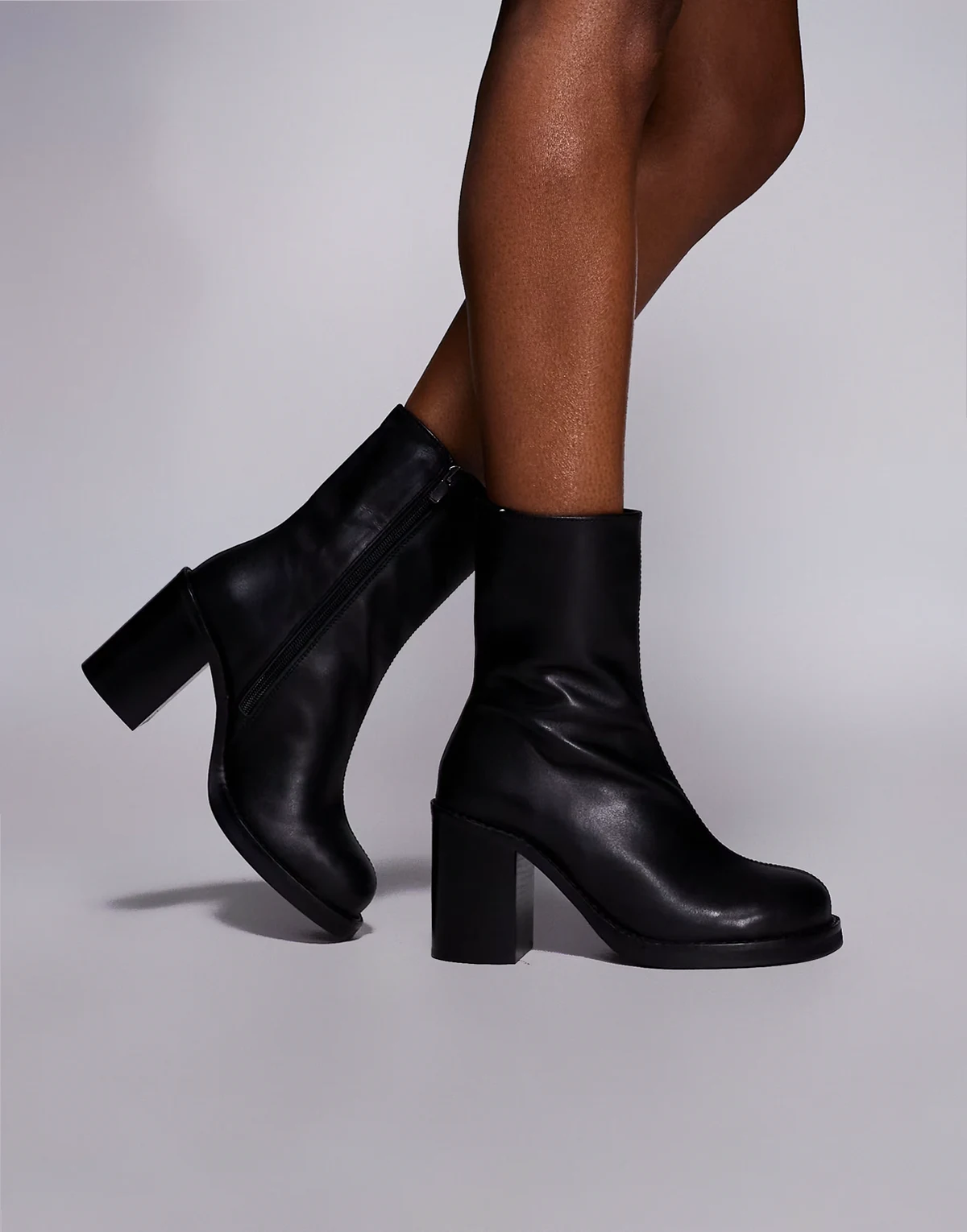 – Remy – Stiefeletten aus hochwertigem Leder in Schwarz mit Absatz