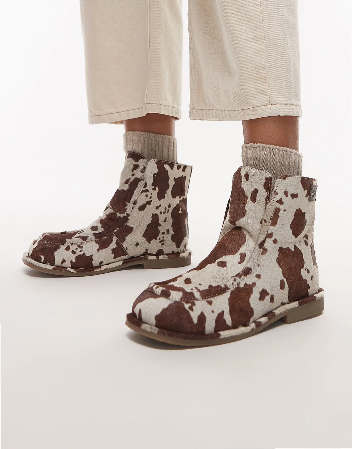 fluffy cozy boots in suede cow