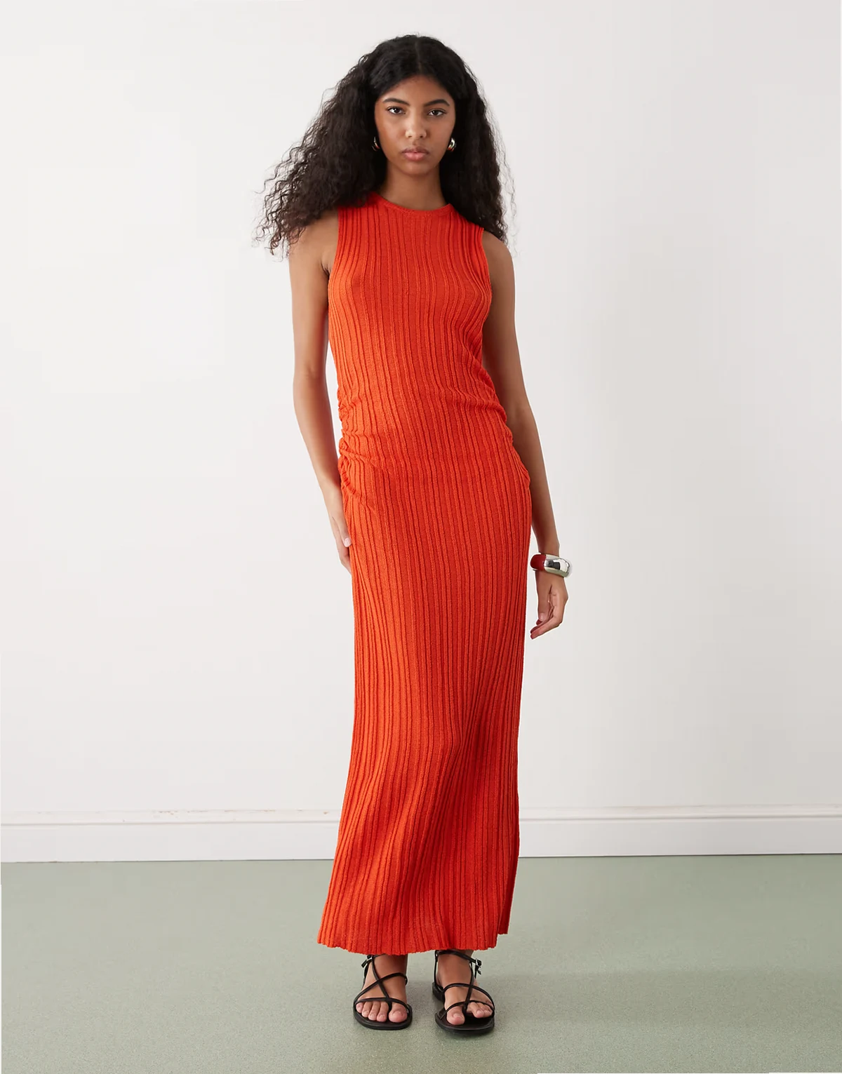 – Transparentes Maxikleid aus Feinstrick in Orange