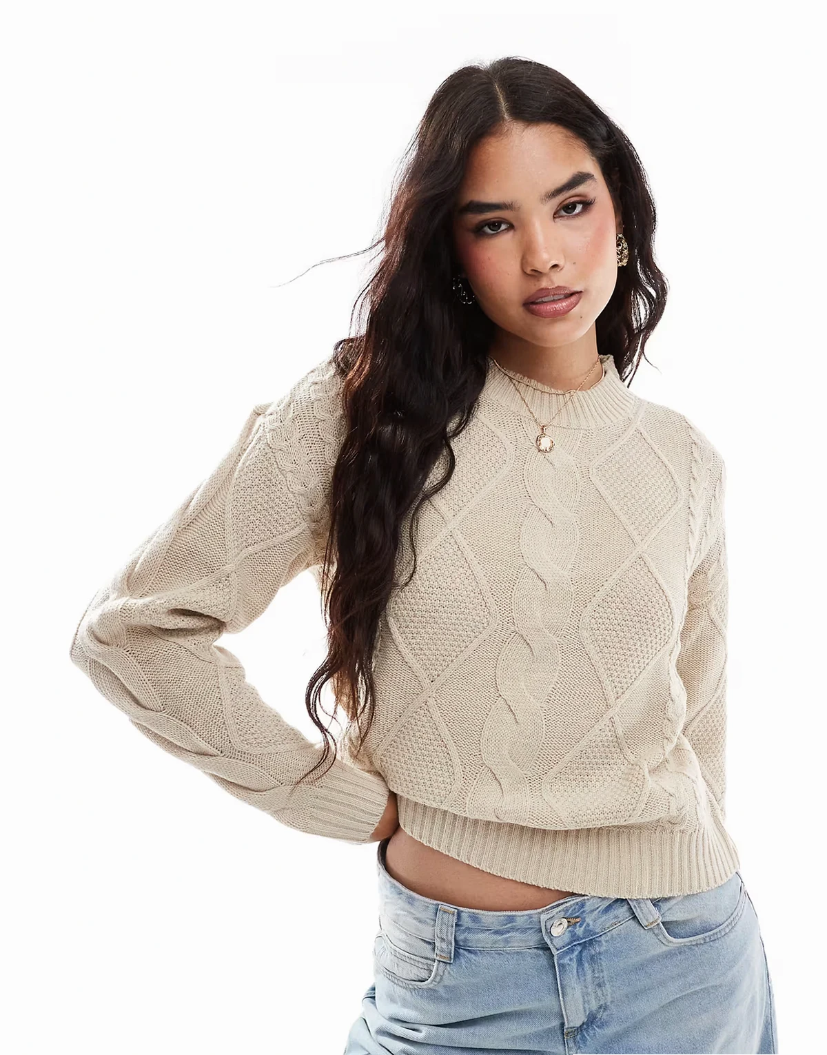 round neck cable knit sweater in cream