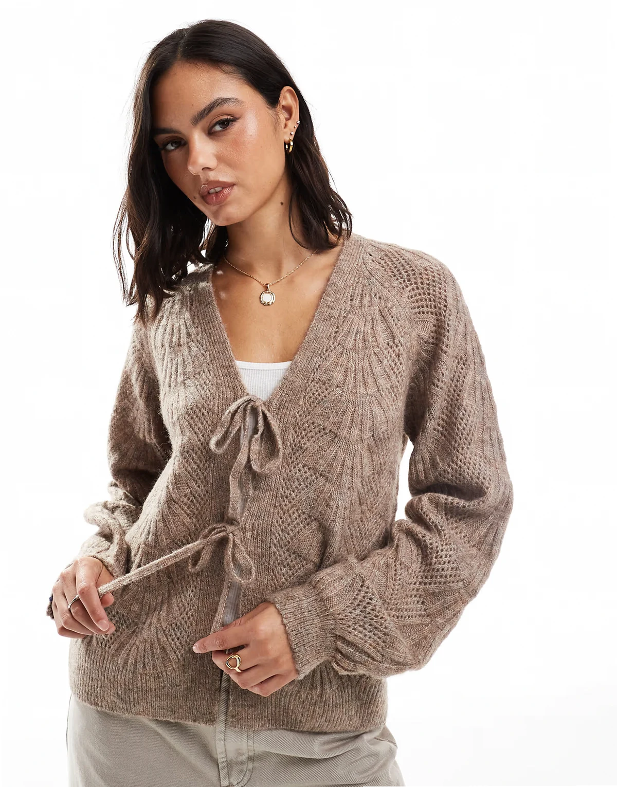 – Strickjacke in Desert-Taupe mit Schnürung vorne