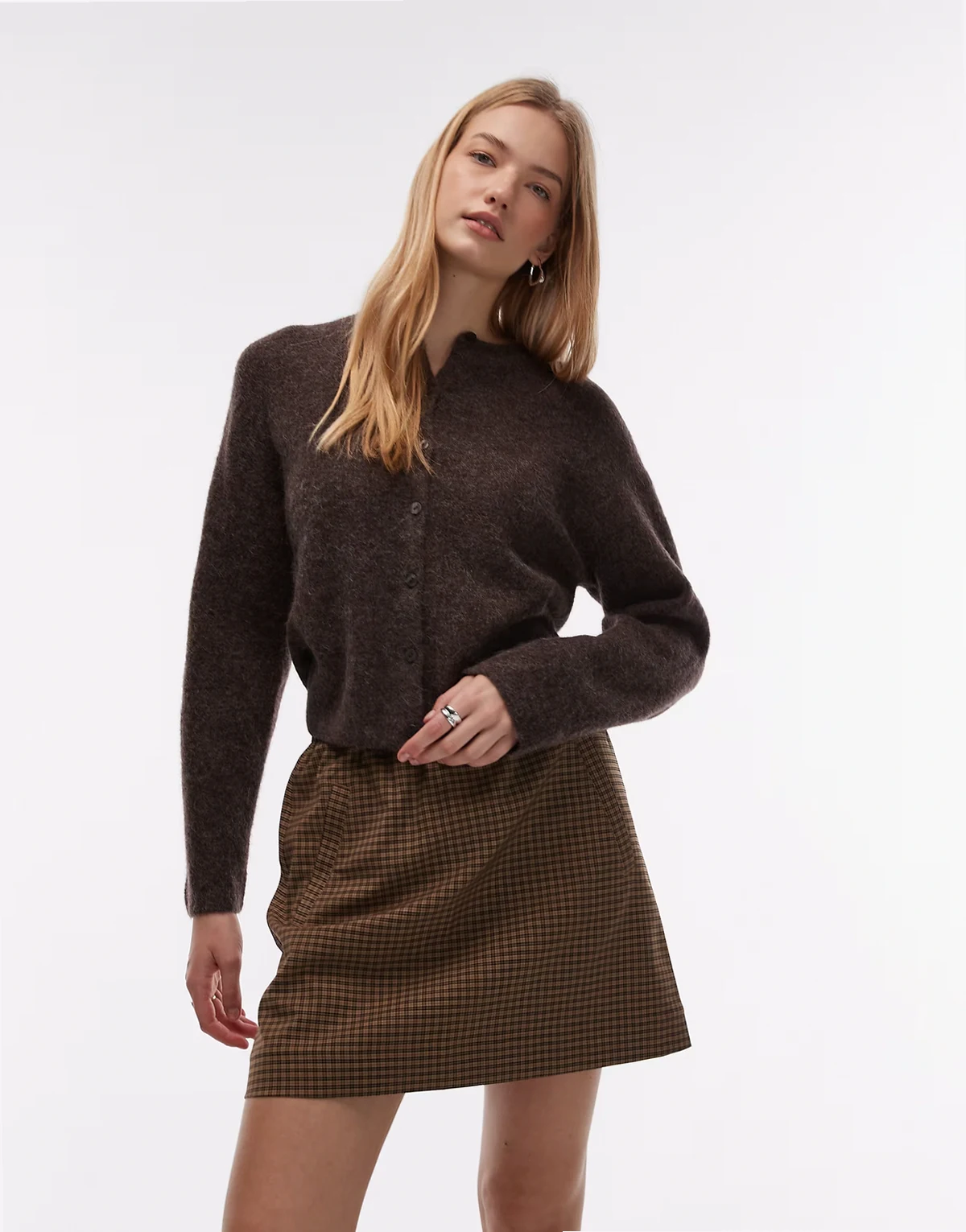 – Strickjacke aus Alpaka und Wolle in Braun mit Knopfleiste vorne