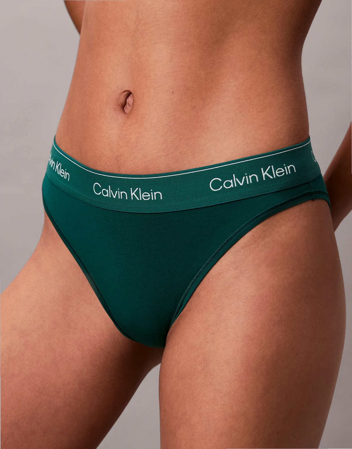 – Icon Cotton Modal – Tanga in Tannengrün