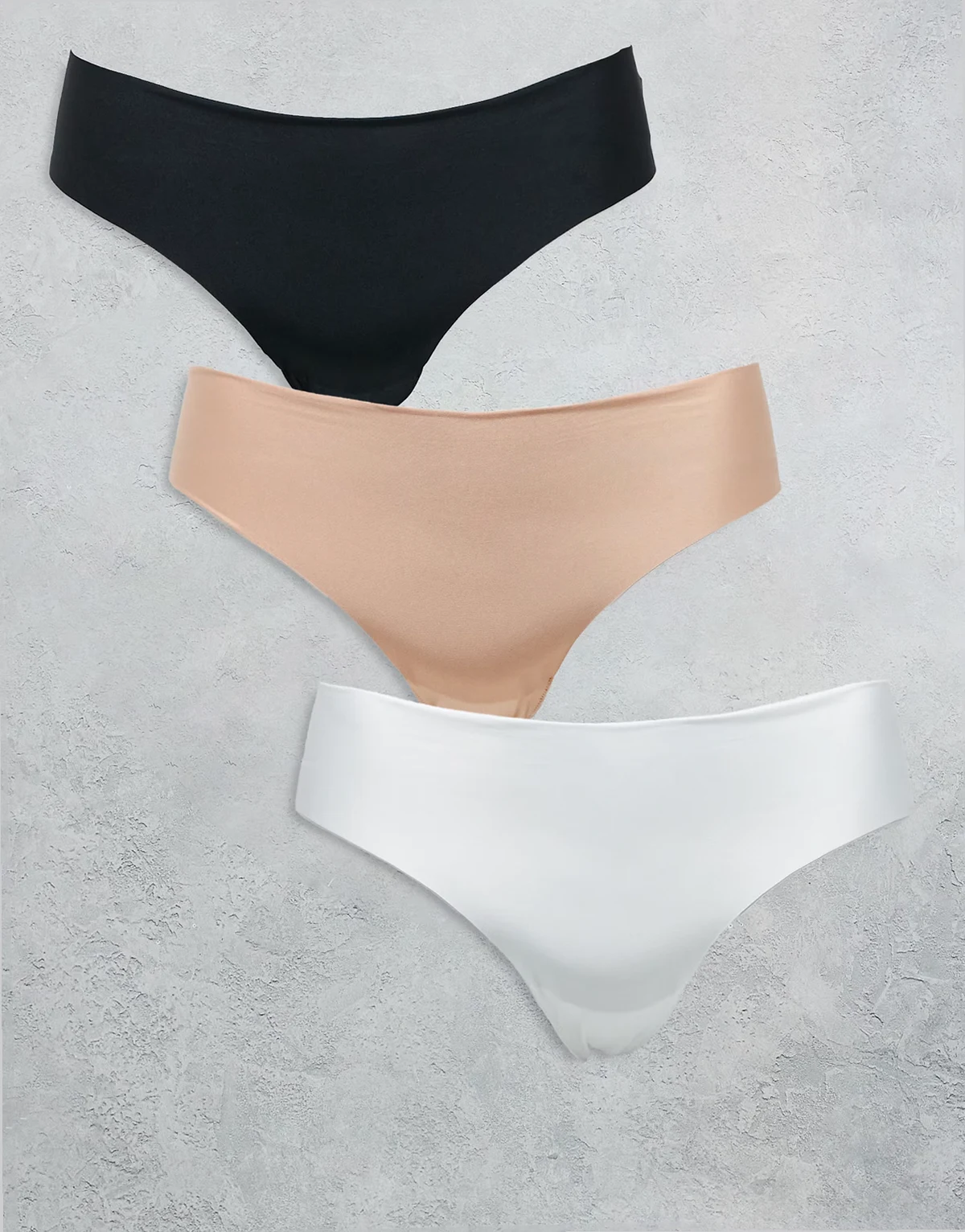 ASOS DESIGN Curve – Zestaw 3 par niewidocznych pod ubraniem stringów z koronką w kolorach czarnym, białym i beżowym