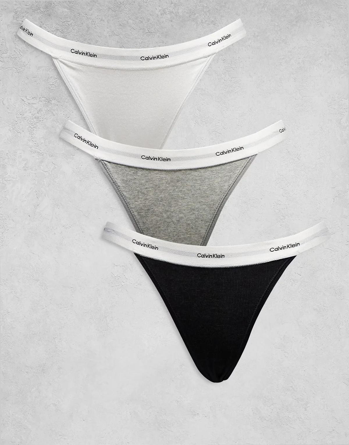 – String-Bikinislips aus gerippter Baumwolle in Schwarz/Weiß/Grau, 3-er Pack