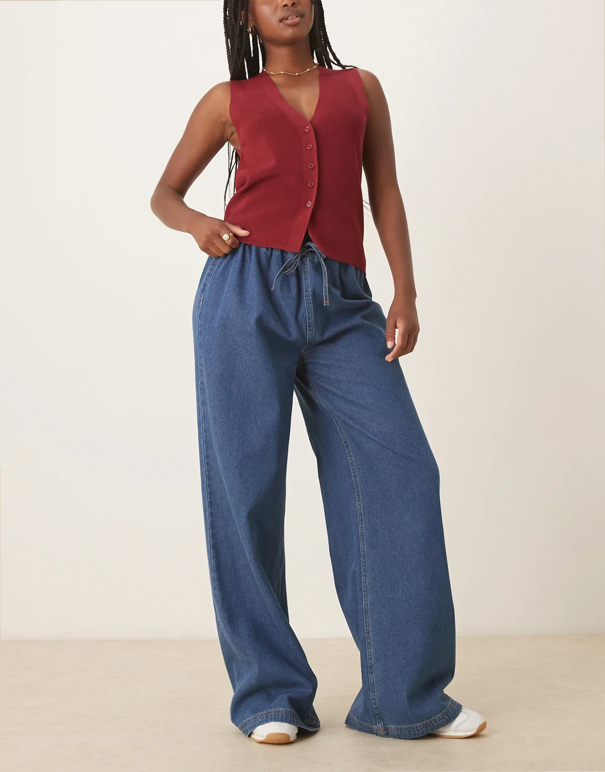 – Jogginghose aus Jeansstoff in Mittelblau mit weitem Bein