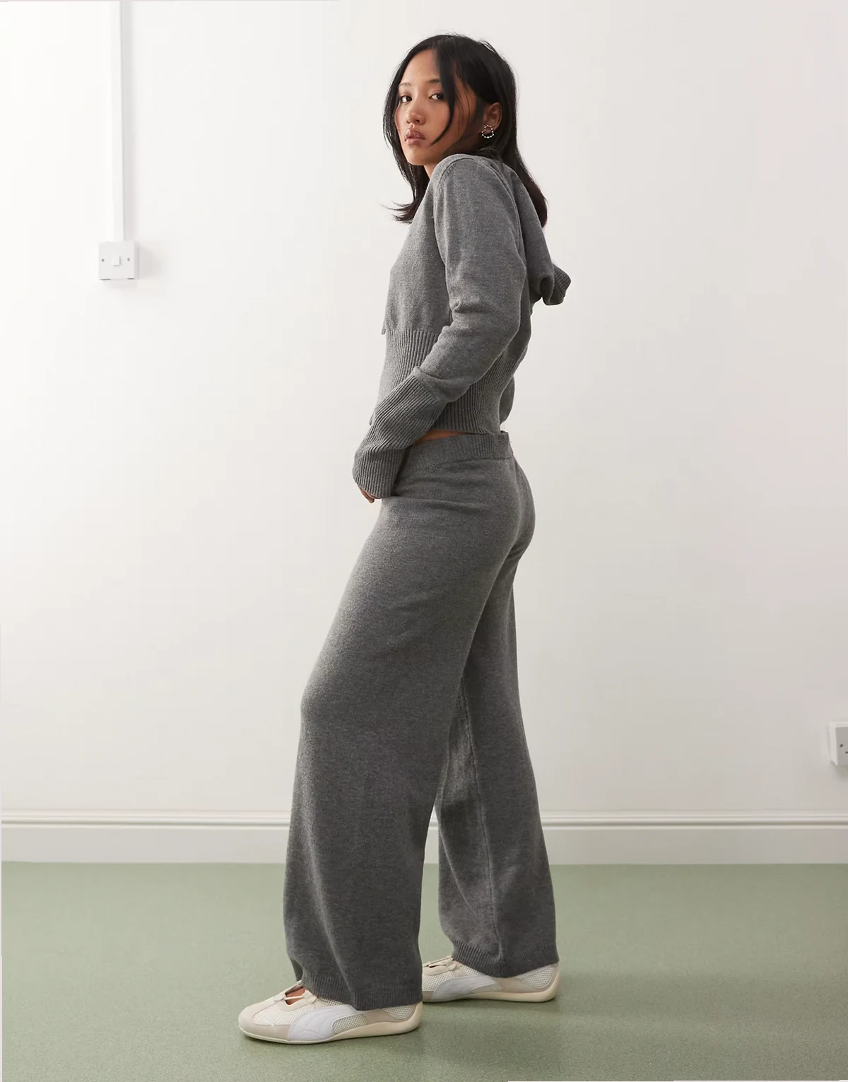 – Gestrickte Hose mit weitem Bein in Grau, Kombiteil