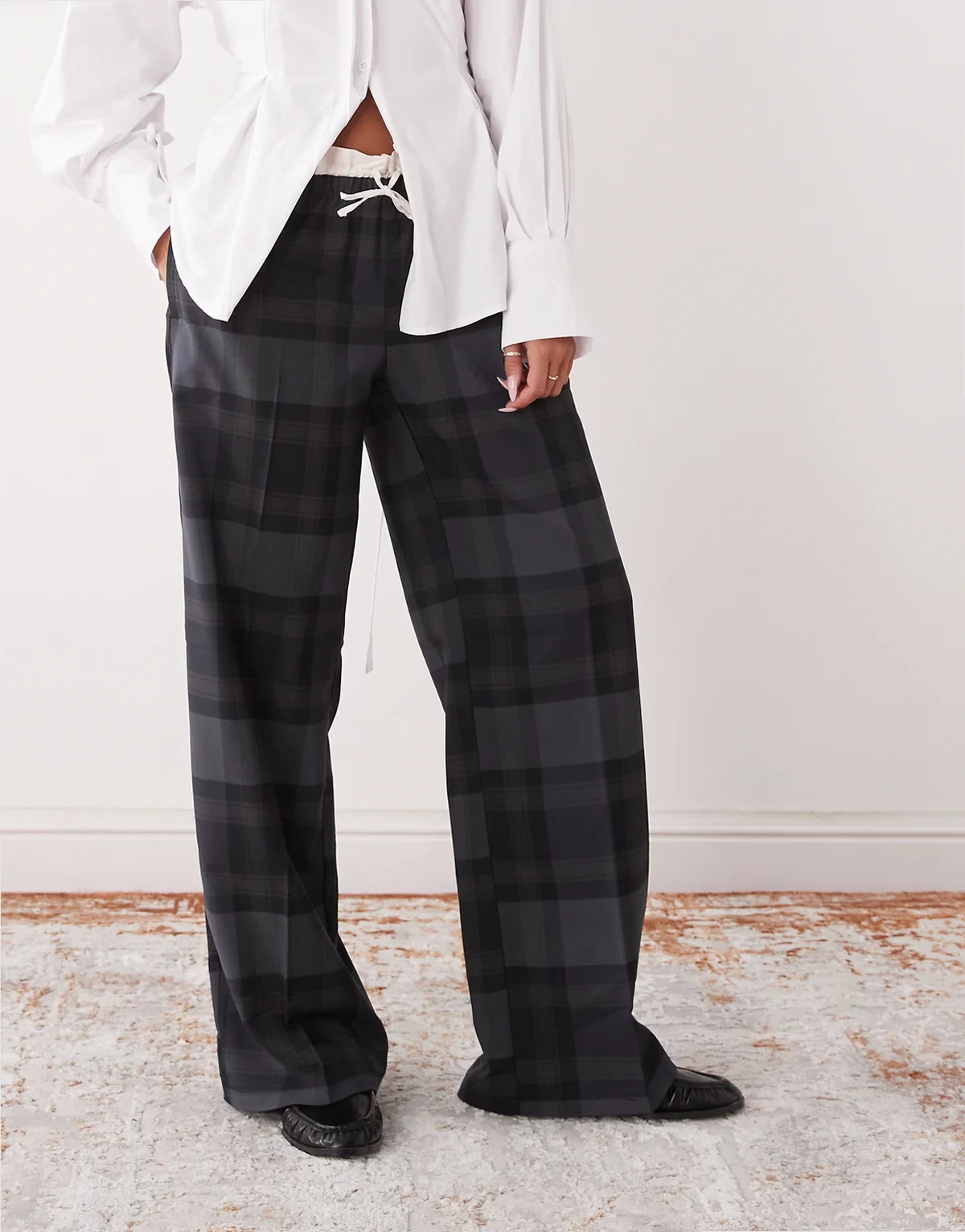 – Elegante Schlupfhose in grau kariert mit Bund aus Baumwolle