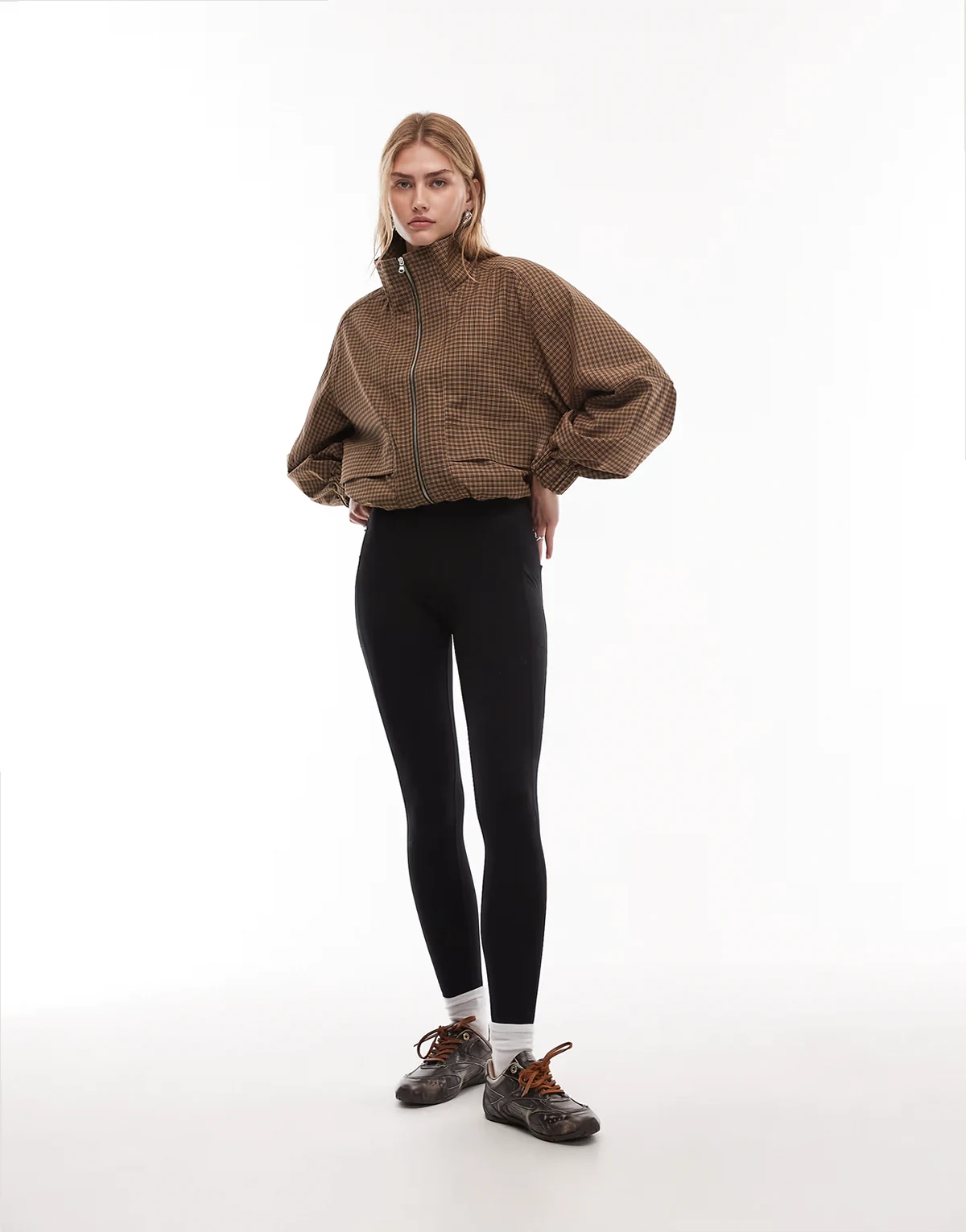 – Nahtlose Sport-Leggings in Schwarz mit Seitentaschen