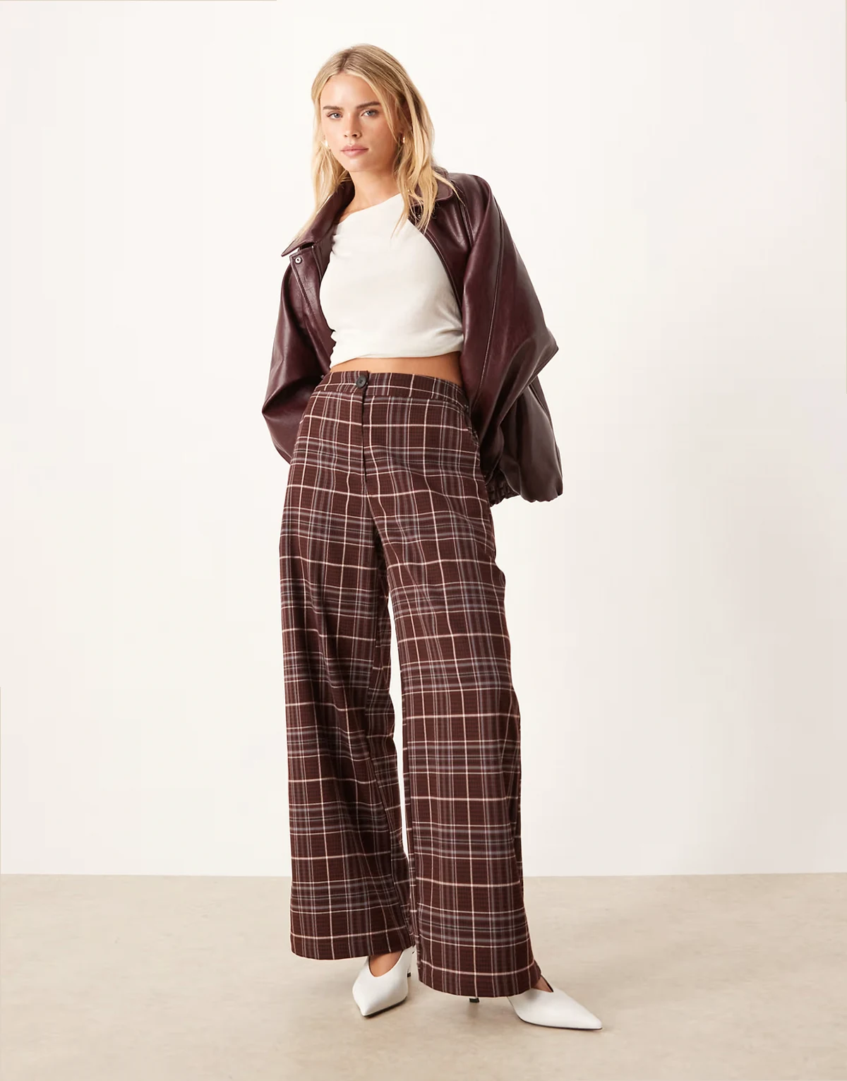 Petite – Elegante, lässig und gerade geschnittene Hose in burgunderrot kariert