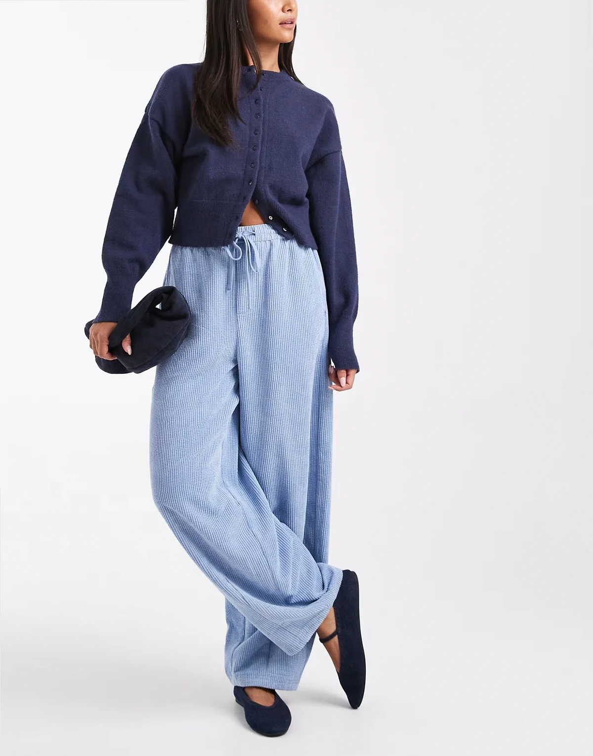 – Schlupf-Jeans aus Cord in Blau mit abgerundetem Beinschnitt