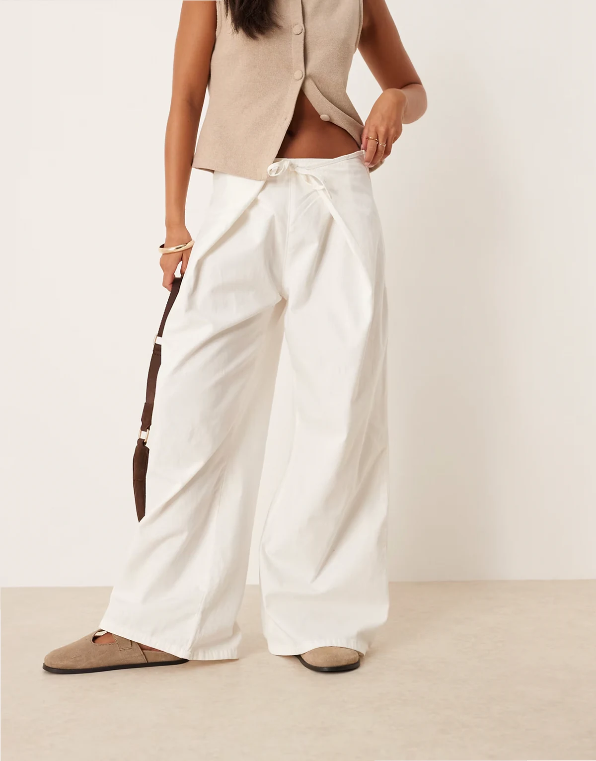 – Twill-Hose in Knochenweiß mit Umschlag-Bund und Bindedetail vorn