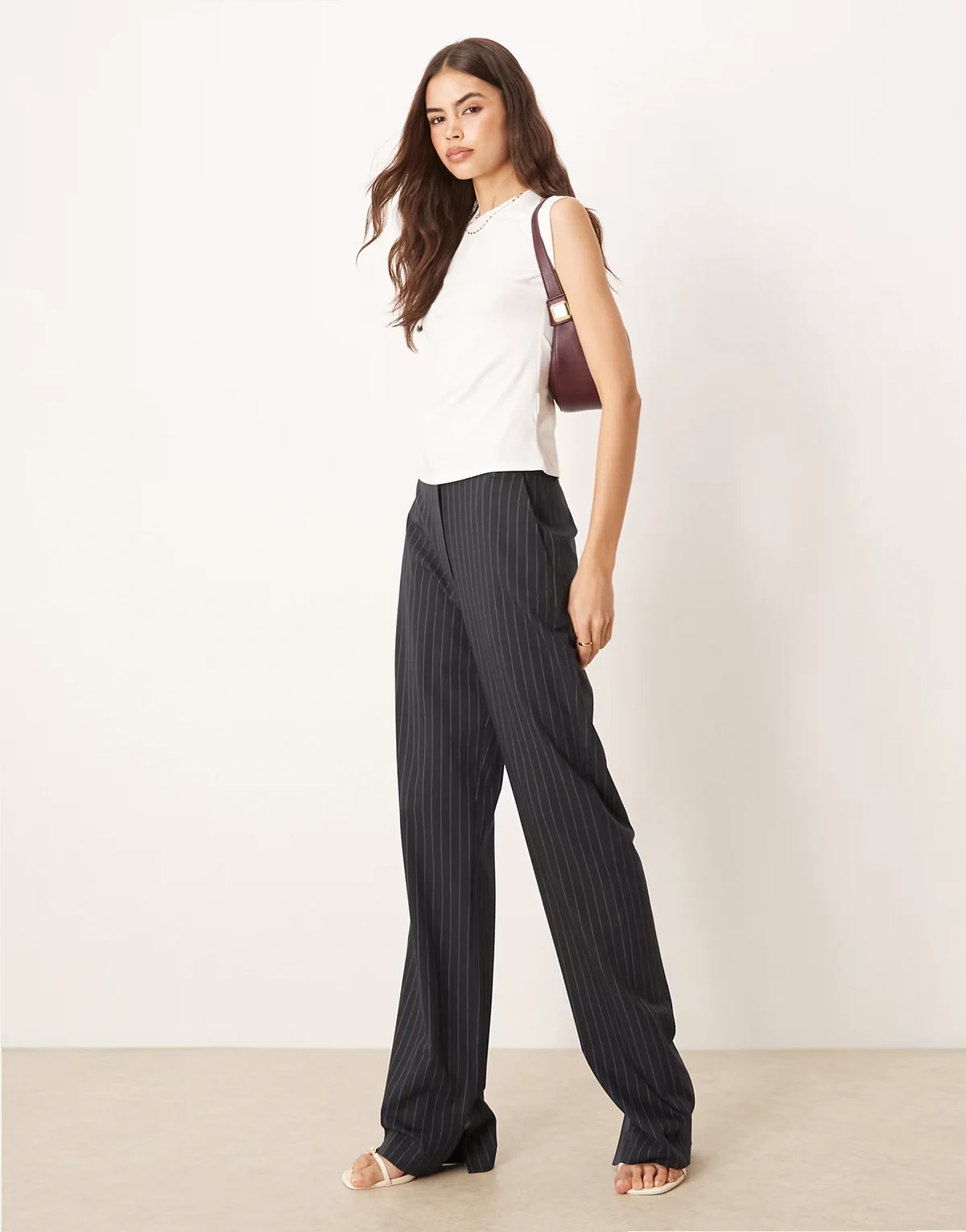 Tall – Elegante Hose in Marineblau mit Nadelstreifen, geradem, schmalem Schnitt und Schlitz